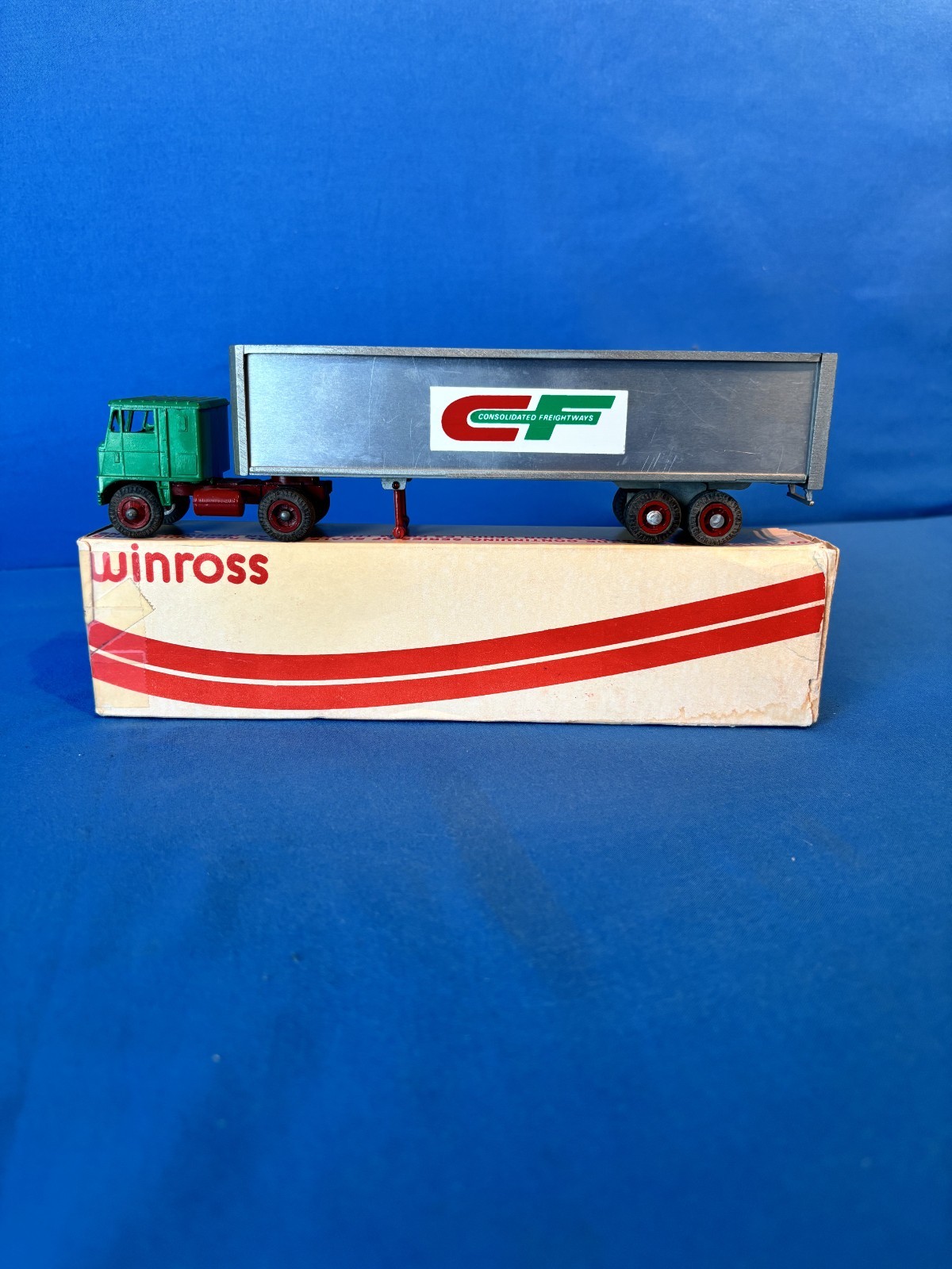 (Lot#3) Vintage Winross Consolidated Freightways 7000 Round Fuel Tanks & Trailer