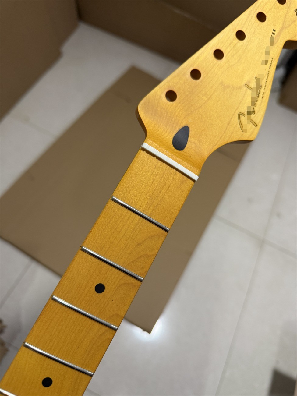 Vintage Maple Yellow Matte Electric Guitar Neck 21Frets 25.5Inch Part，Holes: 8mm
