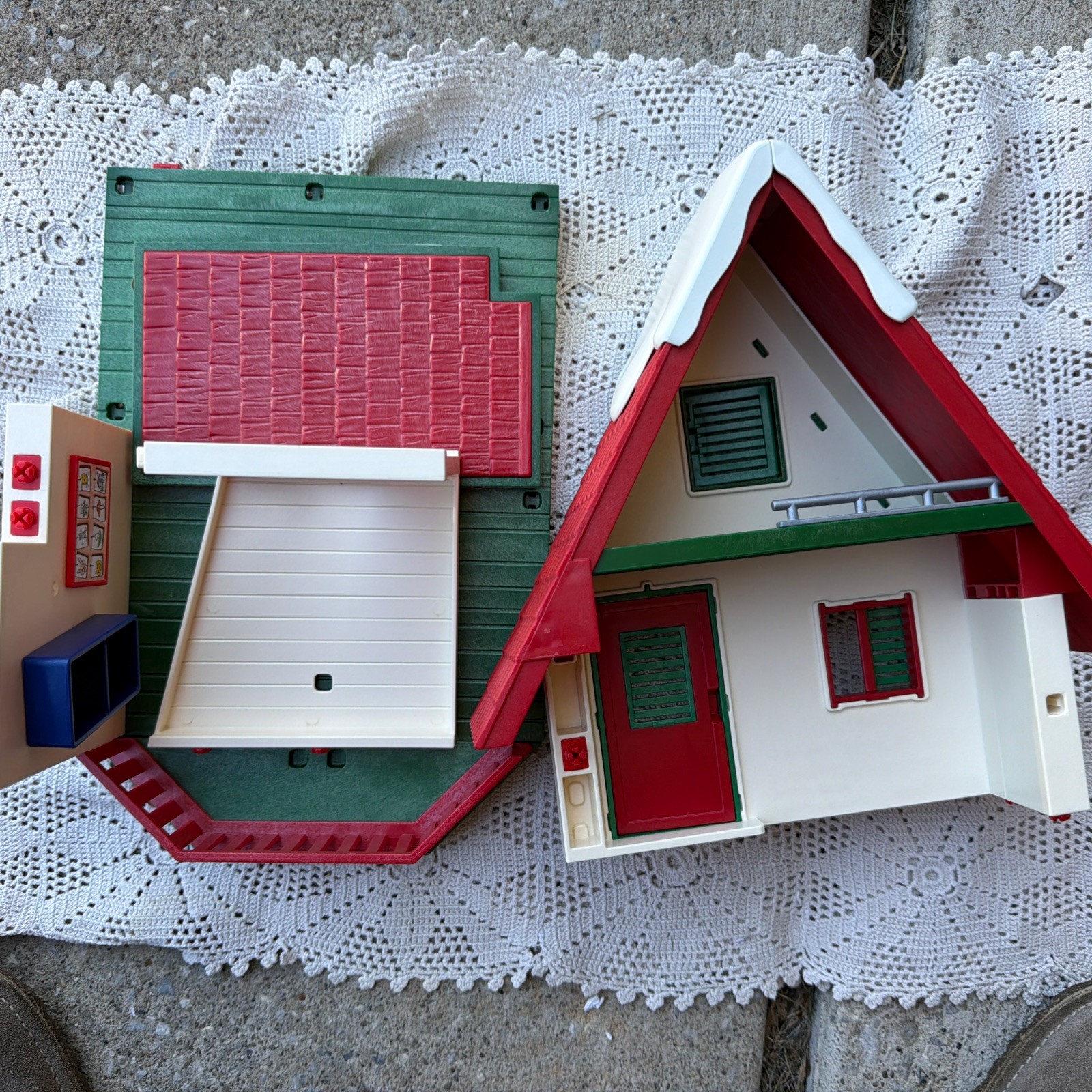 Playmobil 5976 Christmas Santa house incomplete parts LOT