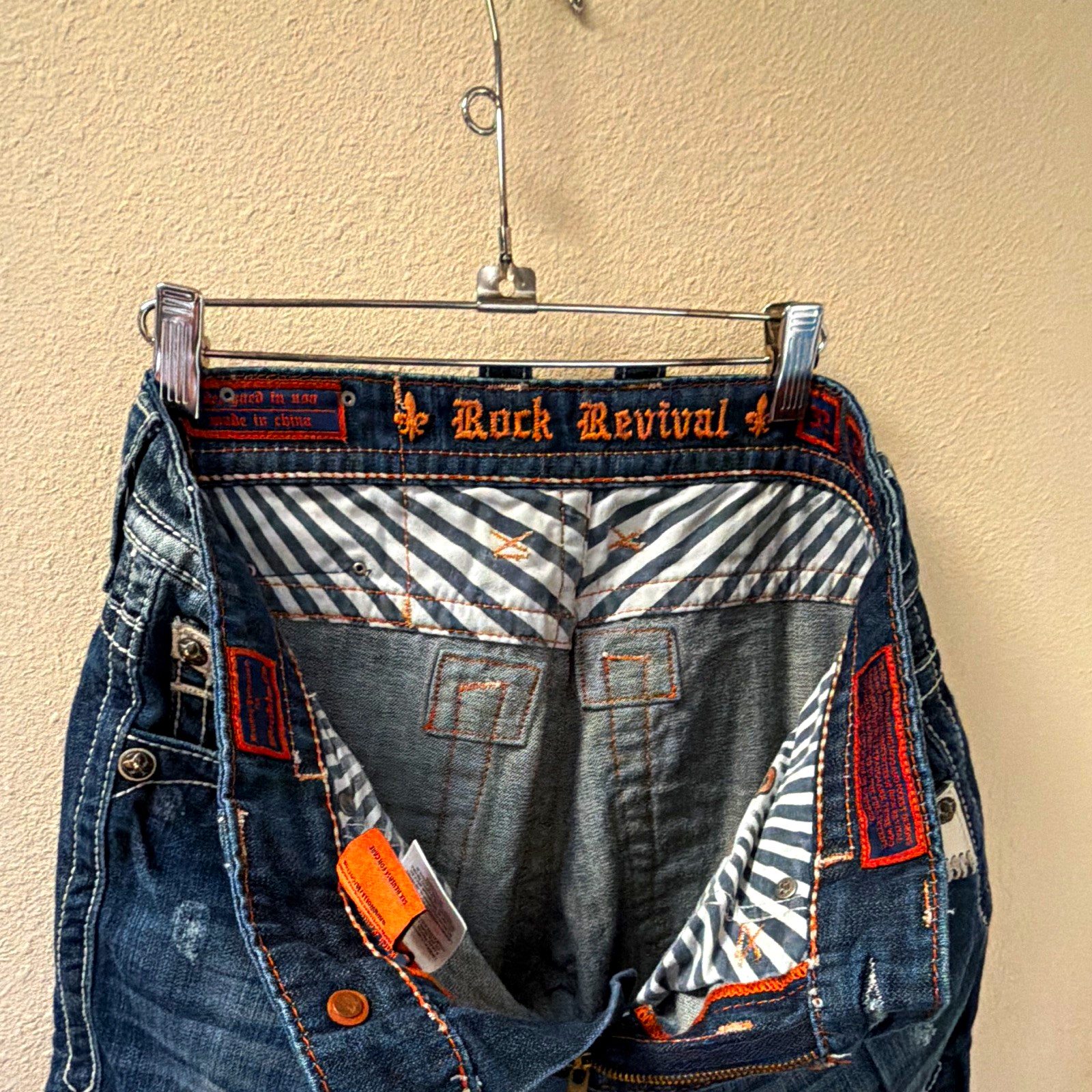 Rock Revival Men\'s Blue Denim Jeans Slim Fit Low Rise Bootcut 5-Pocket Logo Rock Revival Men\'s Blue Denim Jeans Slim Fit Low Rise Bootcut 5-Pocket Logo