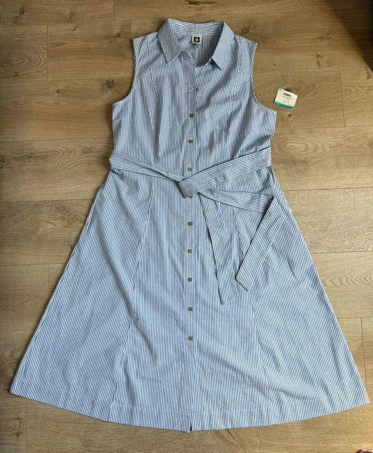 NWT Anne Klein Belted Blue white Striped Seersucker Shirt Dress $119- size 16 NWT Anne Klein Belted Blue white Striped Seersucker Shirt Dress $119- size 16