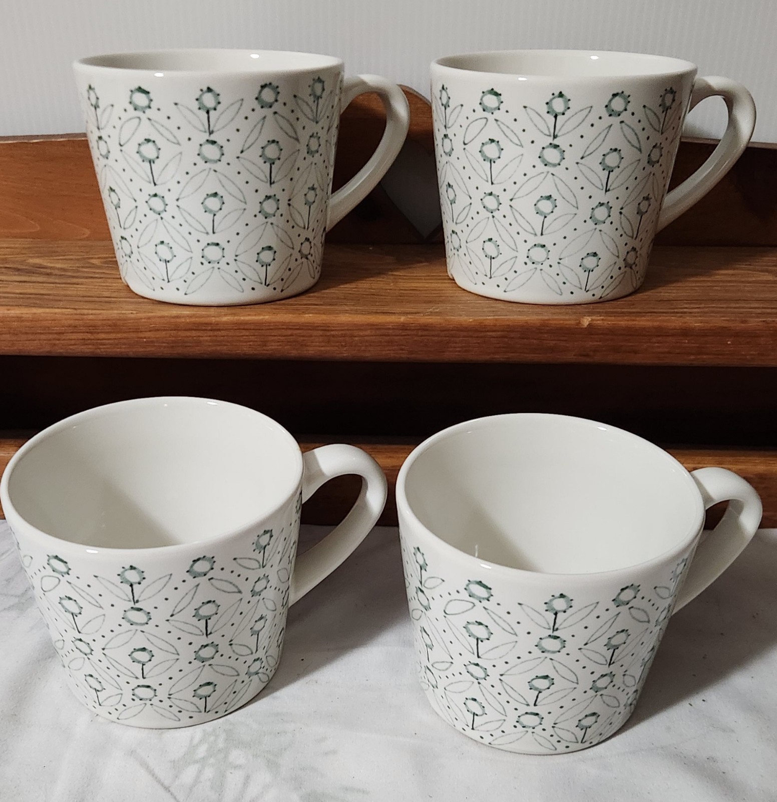 4 IKEA Coffee Cup Mugs 15199 White w/ Sage Green Flower 12 oz Set of 6  - LNC