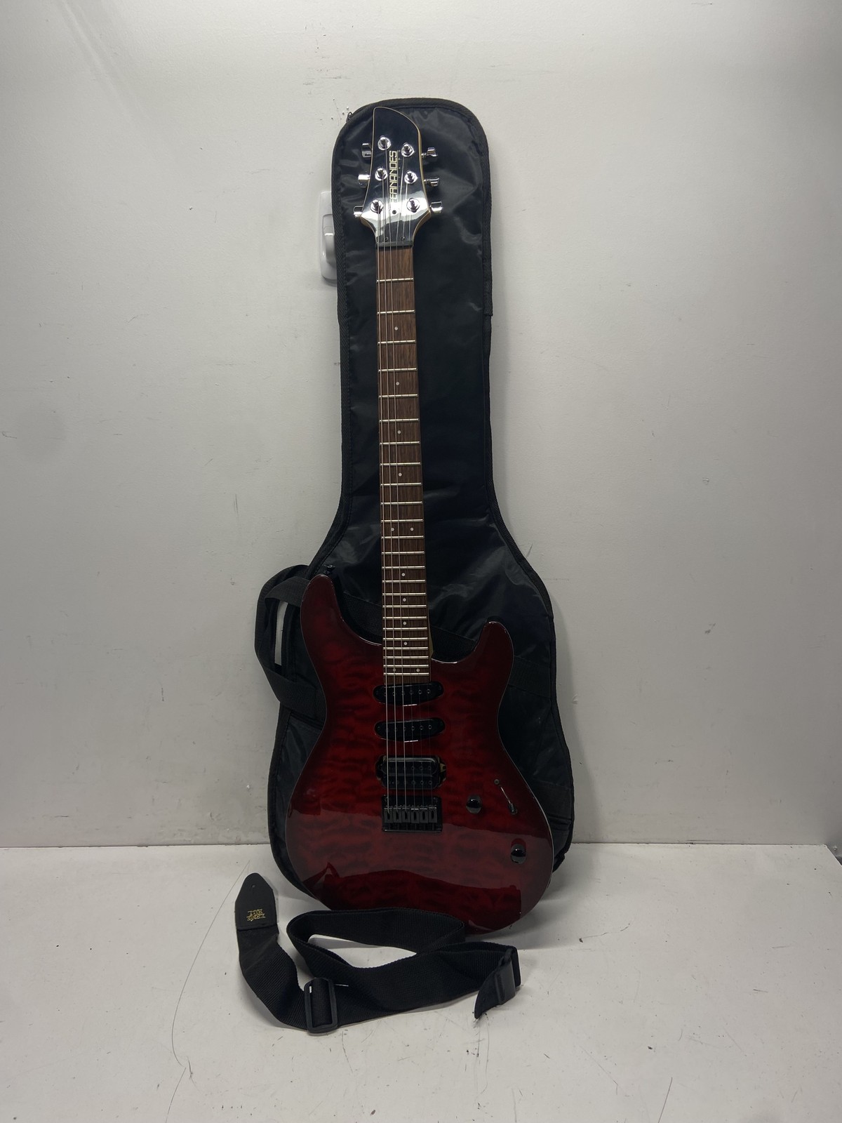 Fernandes HSS Electric Guitar 6-String Quilted Red Finish Humbucker