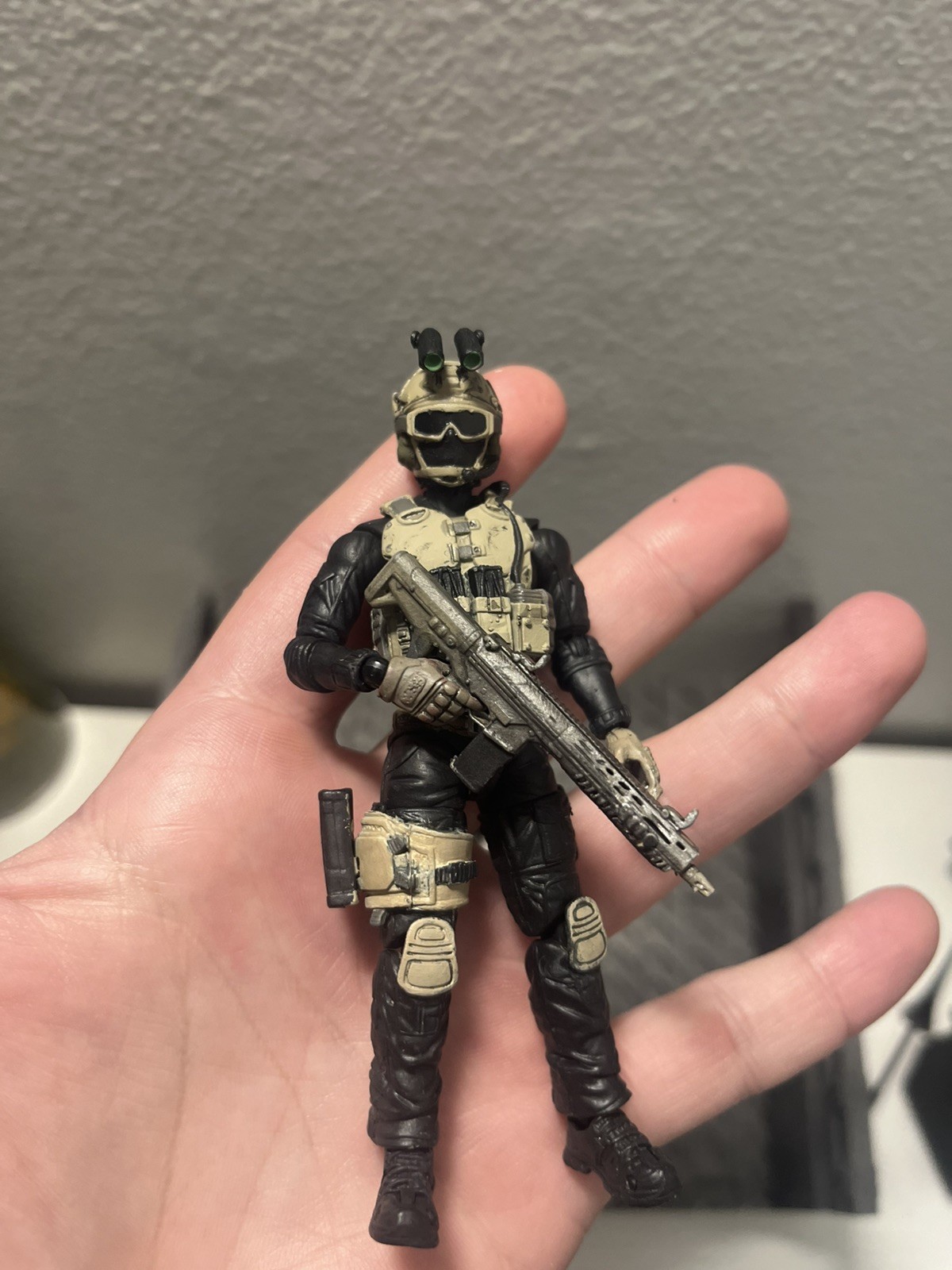 JOYTOY Call of Duty MW2 Shadow Company Operator Custom 1/18 Action Figure JOYTOY Call of Duty MW2 Shadow Company Operator Custom 1/18 Action Figure