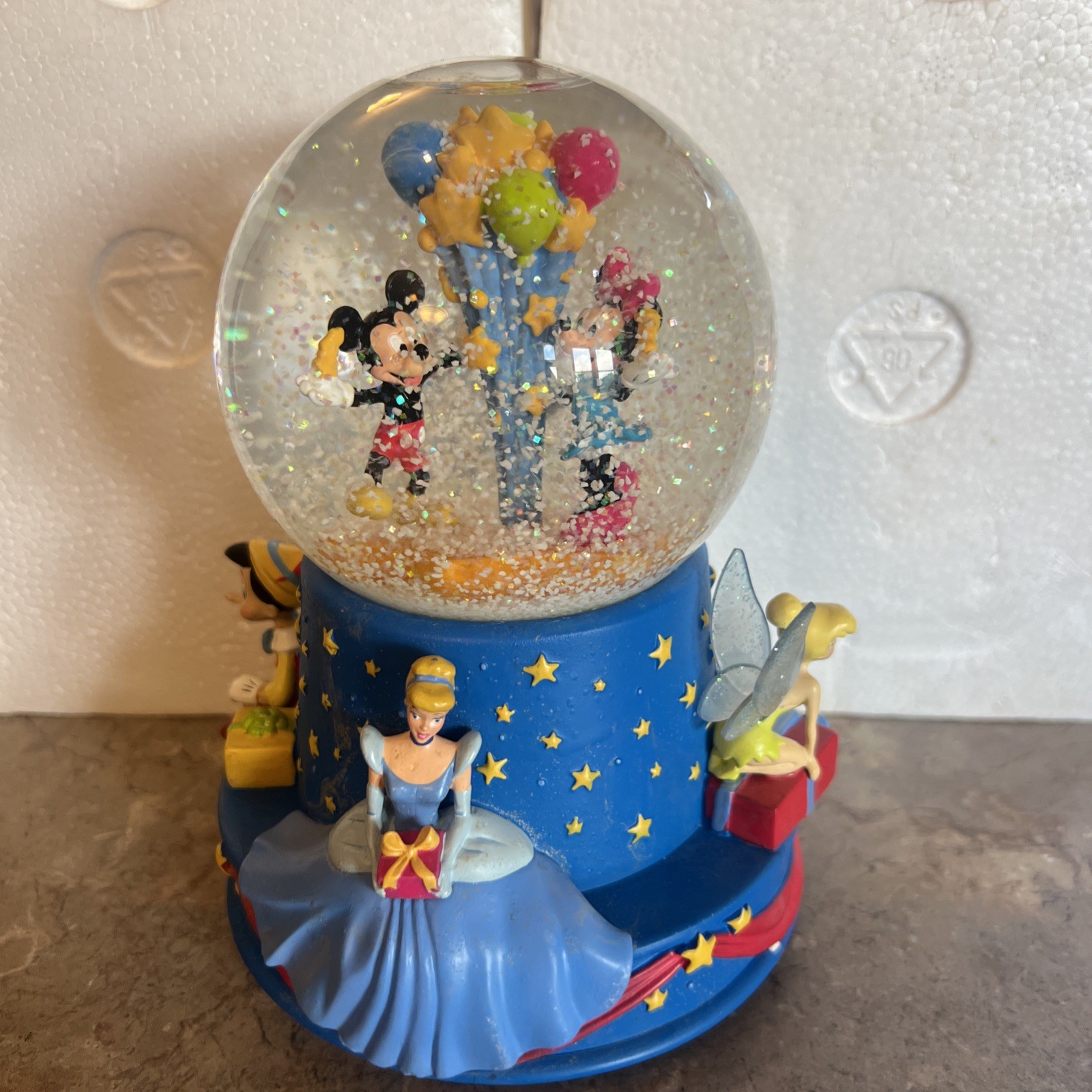 VTG 2001 DISNEY MUSICAL SNOW GLOBE WALT’S 100 HALLMARK VTG 2001 DISNEY MUSICAL SNOW GLOBE WALT’S 100 HALLMARK