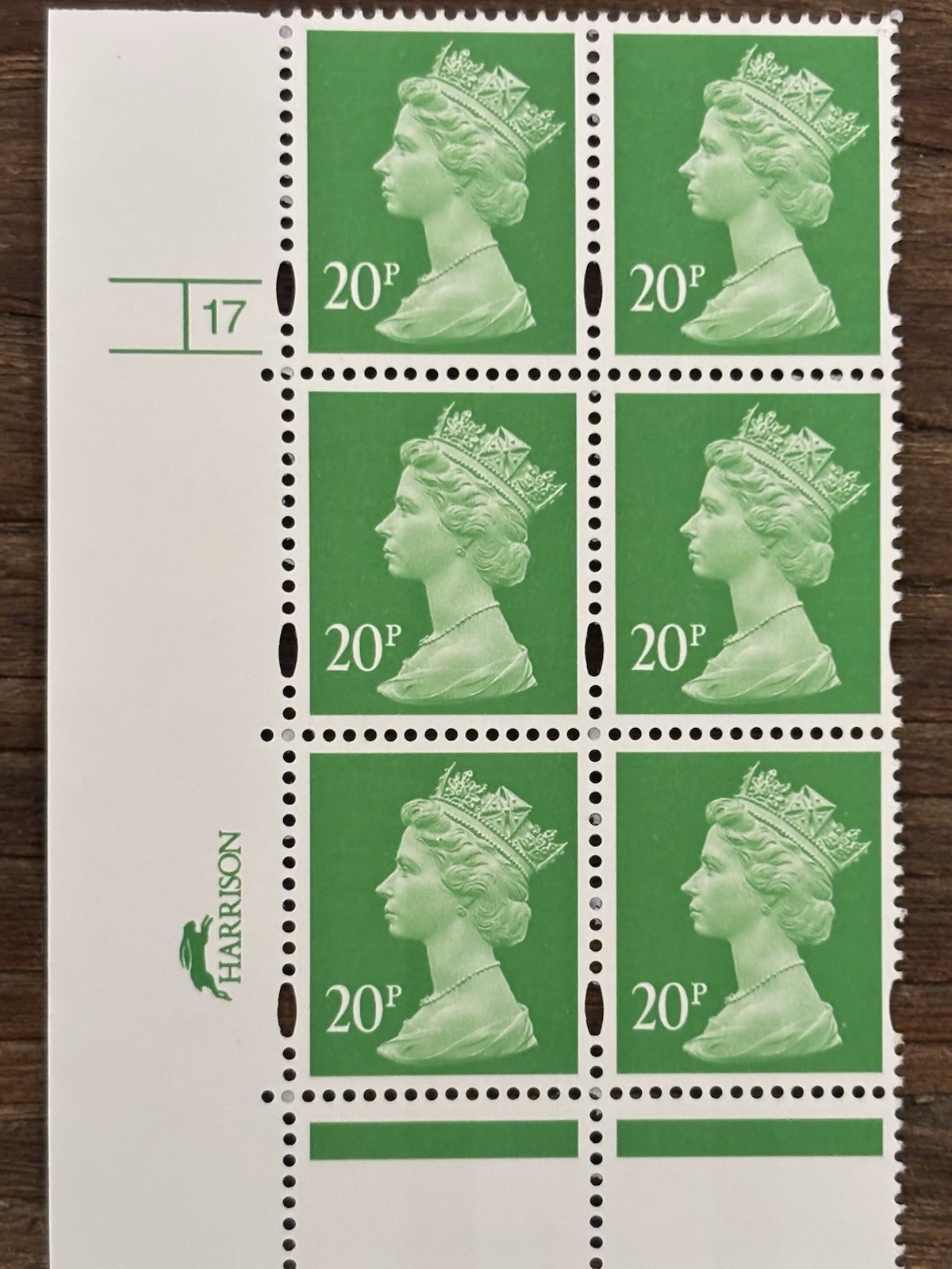 GB QEII Machin SG Y1685 20 p Bright Green 1 CB Cylinder 17 No Dot Harrison MNH
