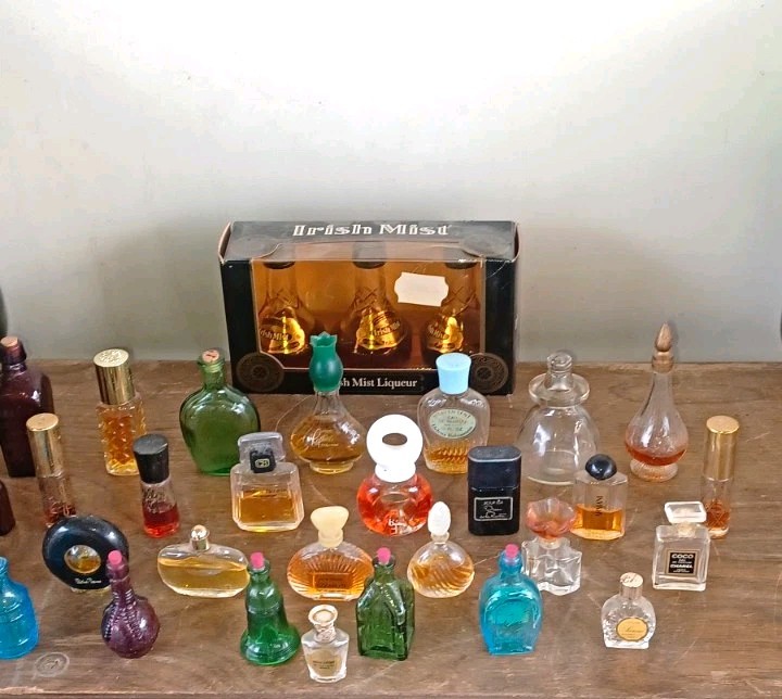 Vintage Mini Bottle Collection Lot of 32 Various Brands Some Rare Fast Shipping