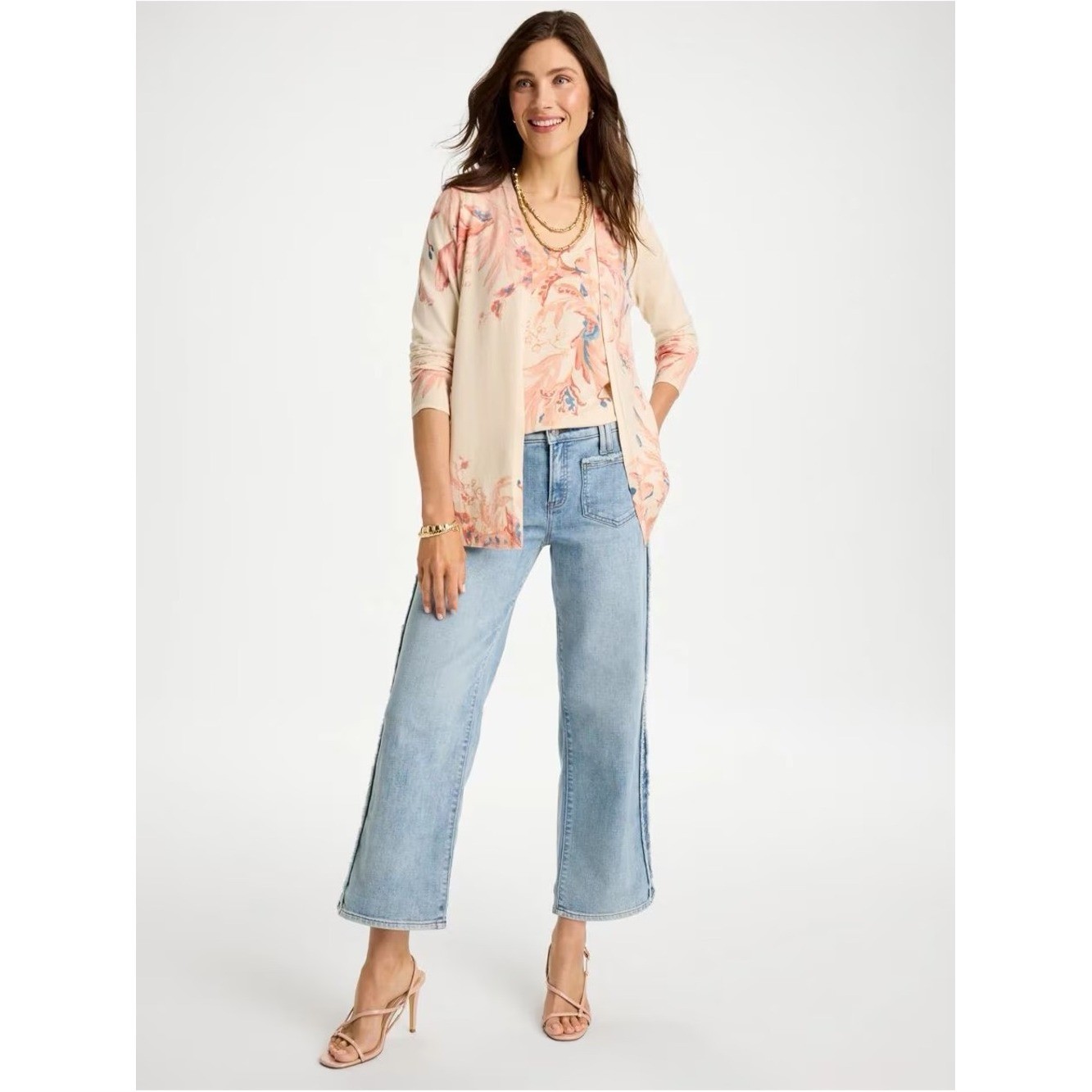 Chico\'s Frayed Contrast Girlfriend Wide Crop Jeans NWT SIZE 0.5 or Size 6