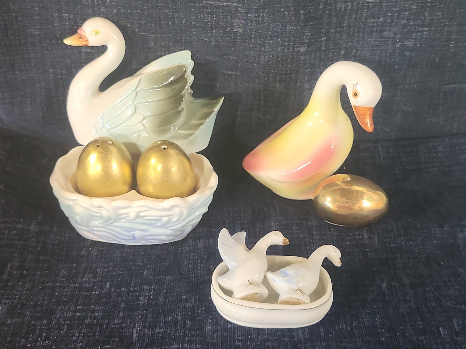 Vintage Kelvin Exclusives Japan Swan Salt Pepper Shakers Gold Eggs + 2 Sets
