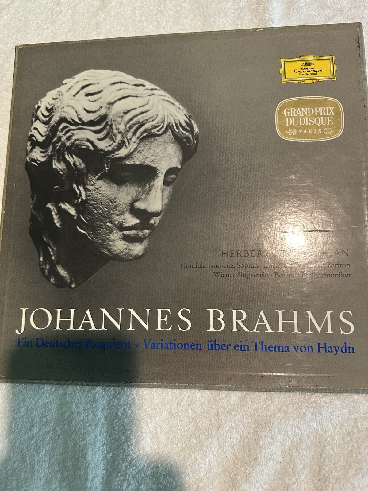 Johannes Brahms\' Ein deutsches Requiem Var. über ein Thema von Haydn Op. 45 /56a Johannes Brahms\' Ein deutsches Requiem Var. über ein Thema von Haydn Op. 45 /56a