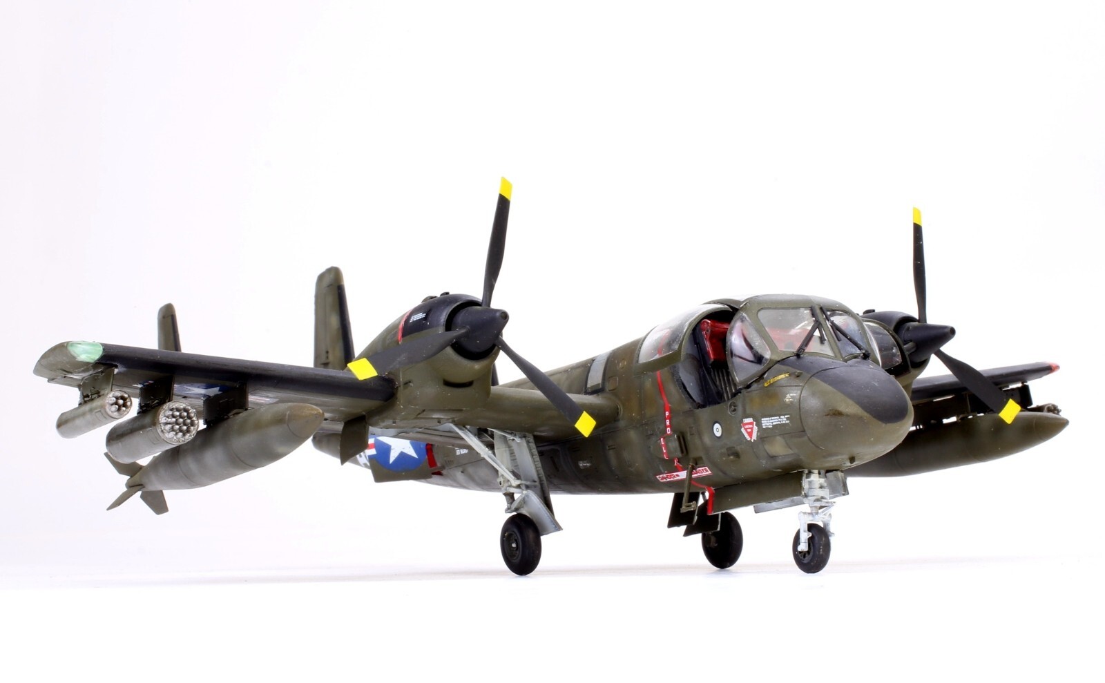 (Pre-Order)  Pro-Built 1:48 Model US Army OV-1A Mohawk Vietnam war