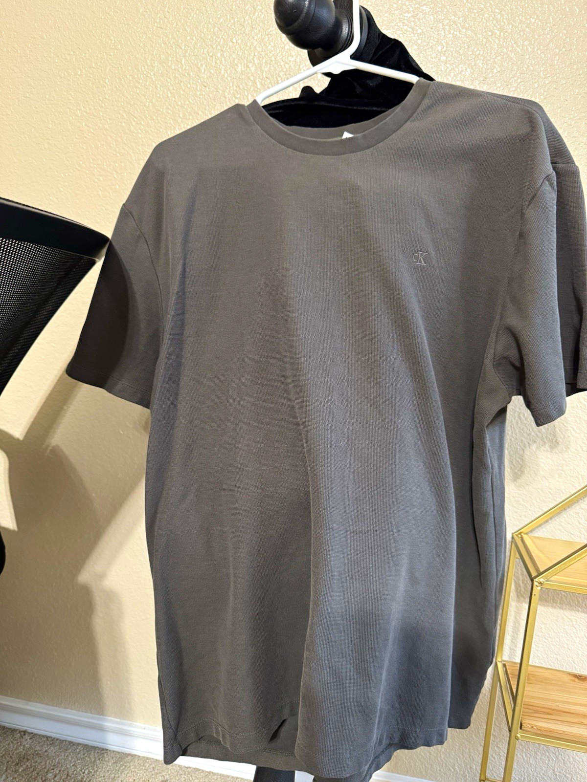 Calvin Klein Men\'s Gray Logo Crew Neck Short Sleeve T-Shirt XL Calvin Klein Men\'s Gray Logo Crew Neck Short Sleeve T-Shirt XL