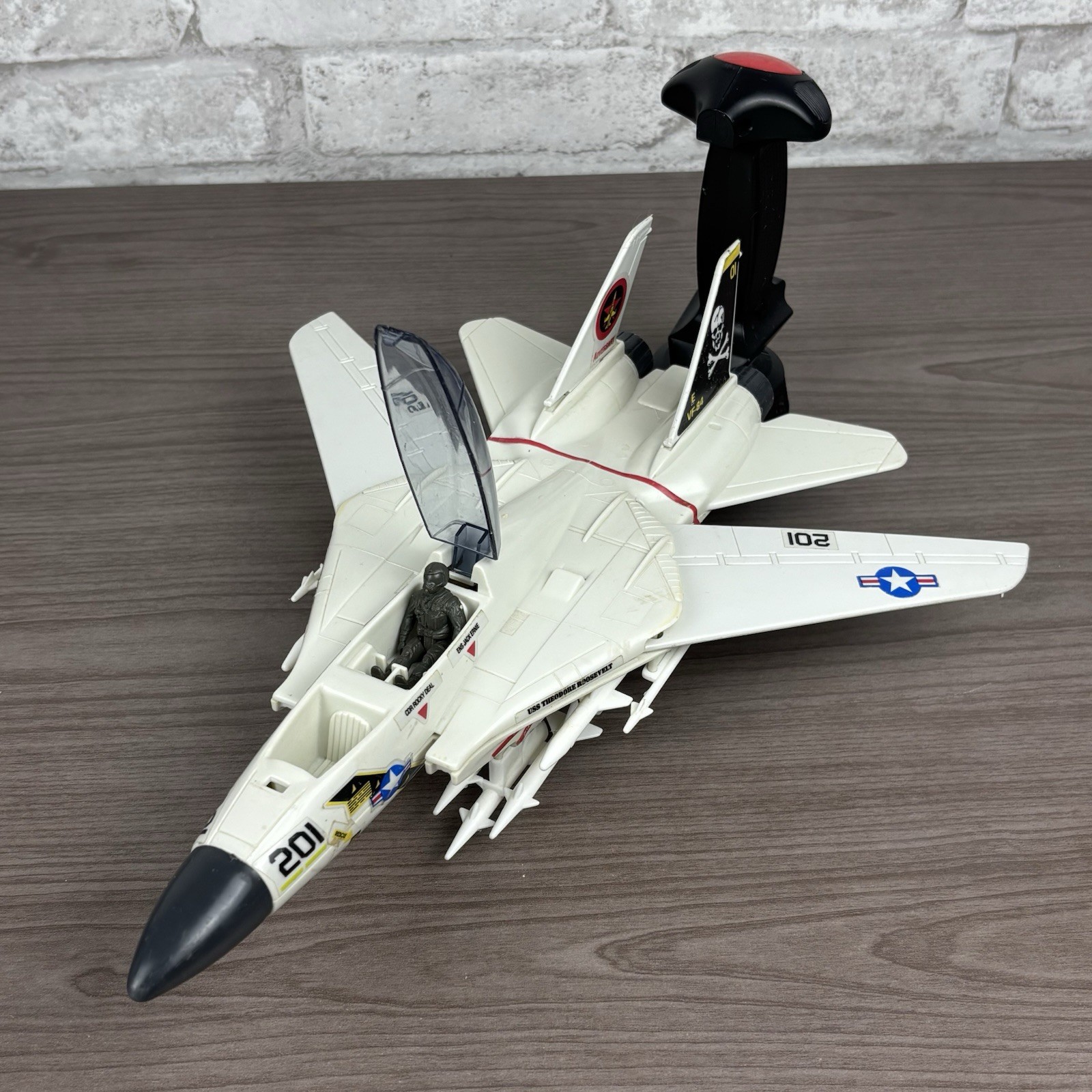 Hasbro 1989 Flying Fighters F-14 Tomcat Jolly Roger VF-84 - SOUNDS WORK Hasbro 1989 Flying Fighters F-14 Tomcat Jolly Roger VF-84 - SOUNDS WORK