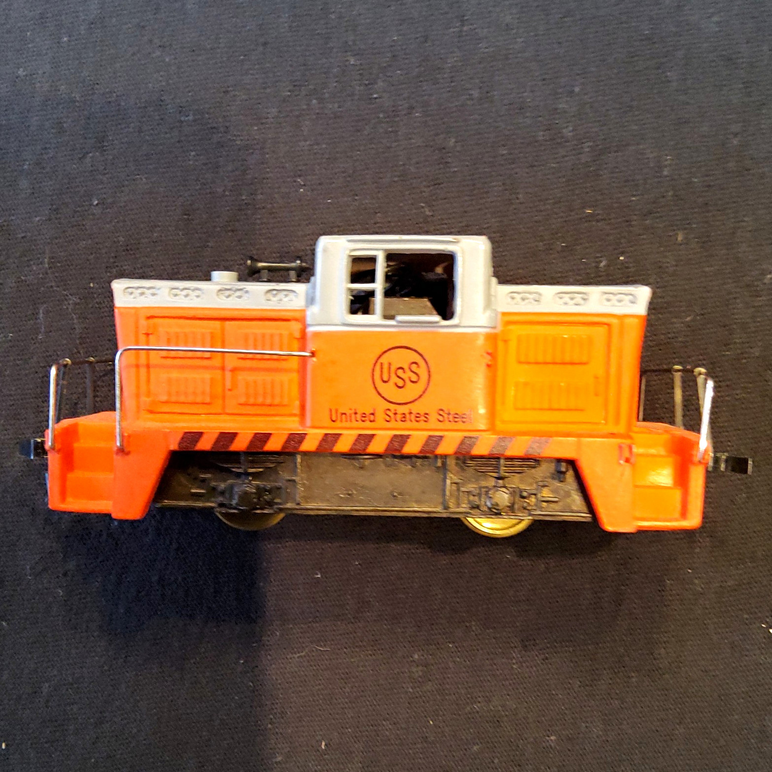 TYCO HO 1:87 United States Steel USS 0-4-0 Diesel Switcher Orange/Gray 9993