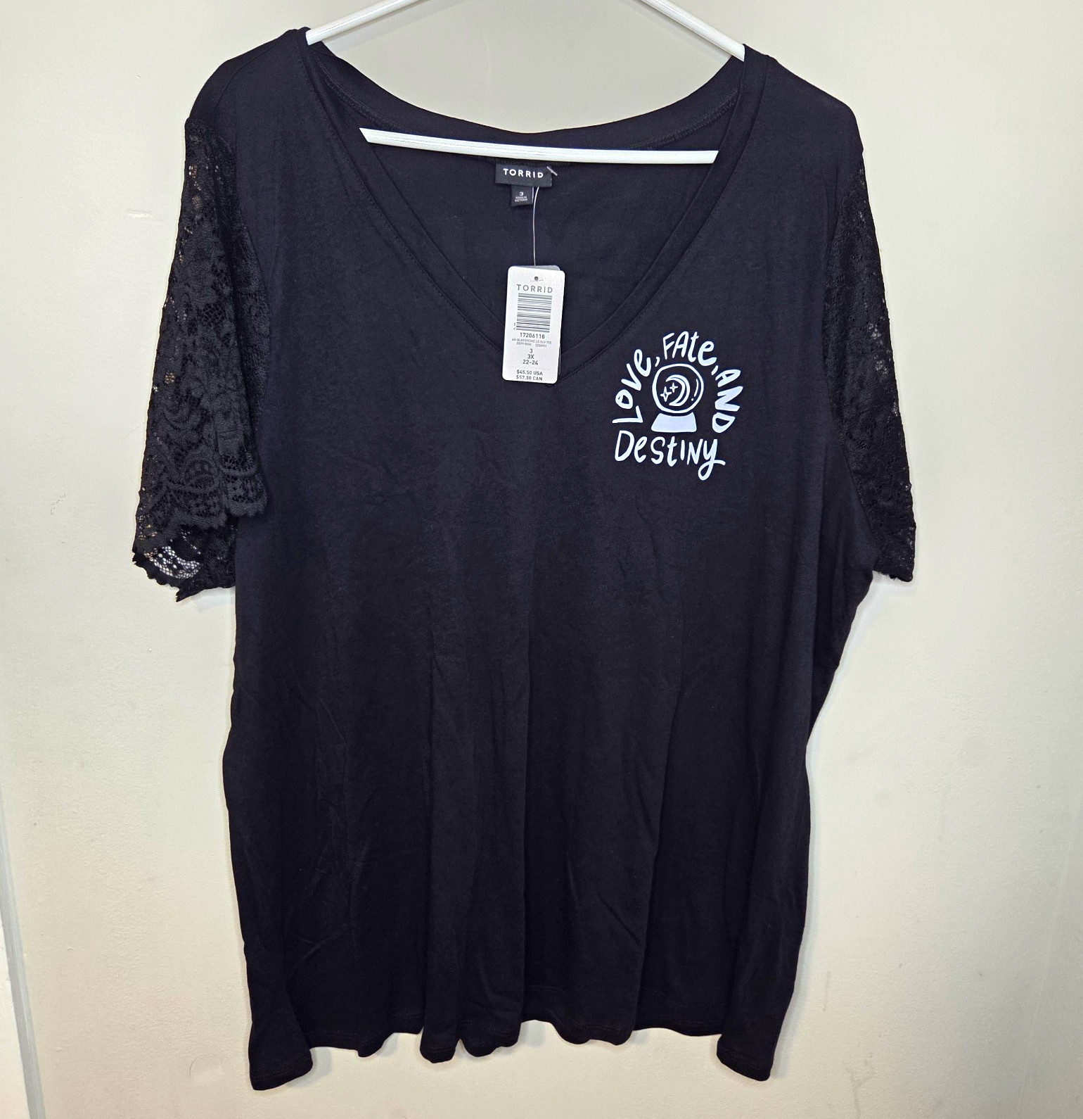 Torrid Women\'s Black V-Neck Lace Sleeve Psychic Readings Graphic Tee Size 3X Torrid Women\'s Black V-Neck Lace Sleeve Psychic Readings Graphic Tee Size 3X