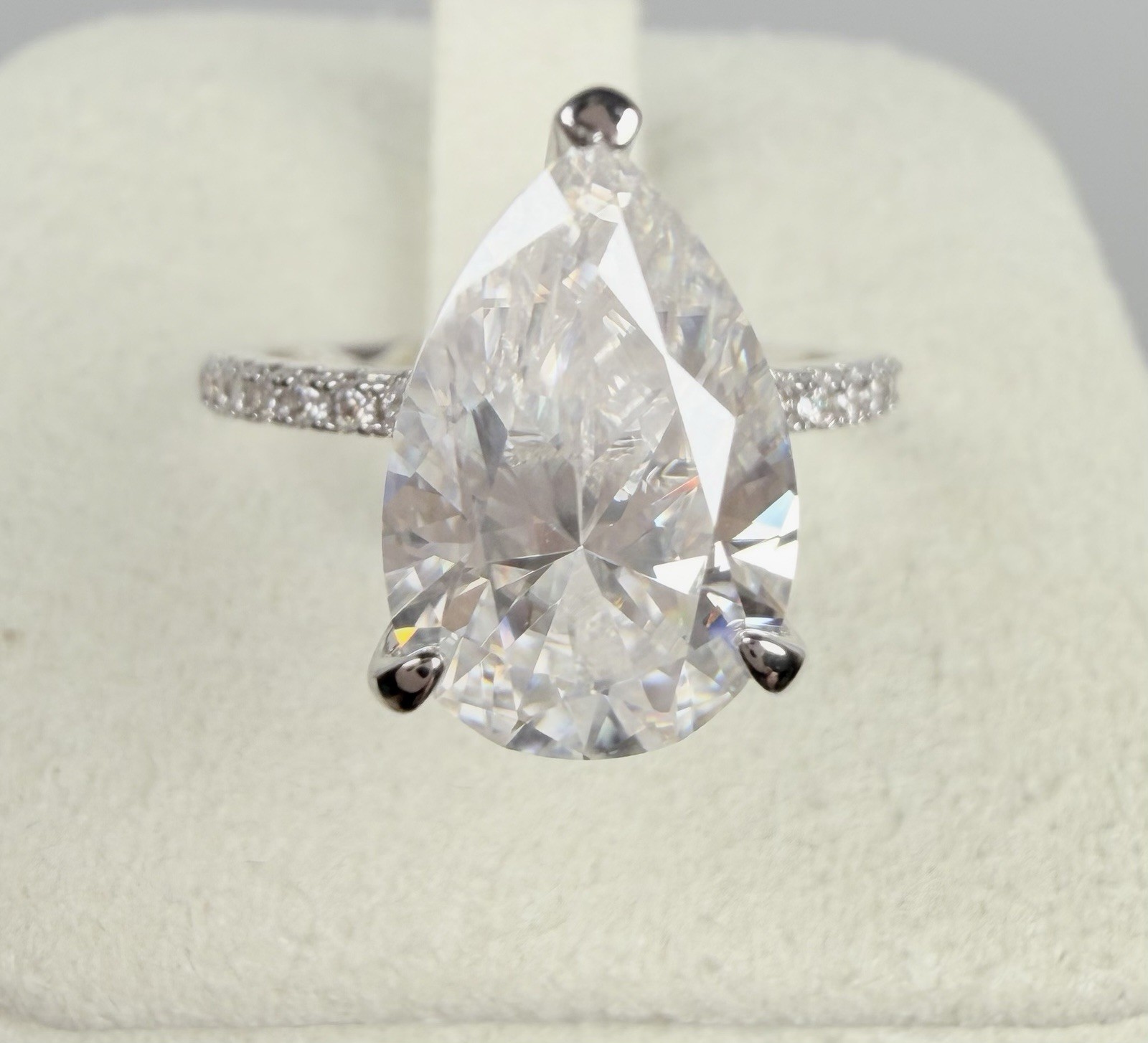 Genuine Moissanite Ring 4 CT Size 6 GRA Certified S925