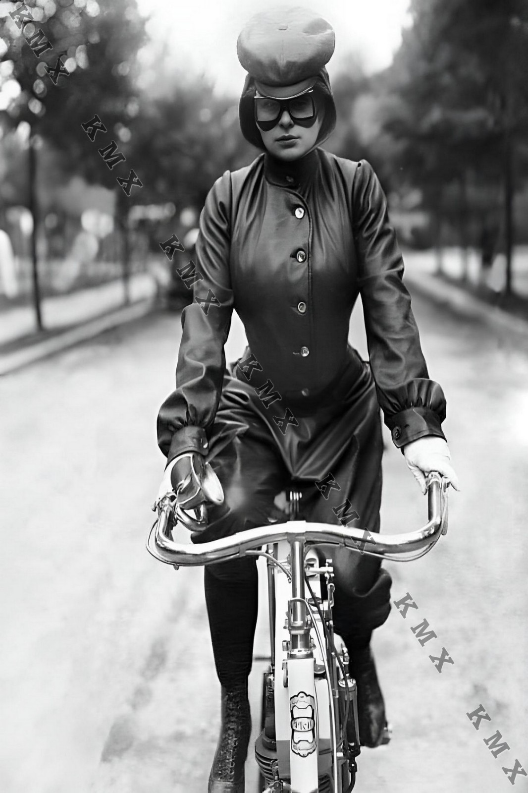 1905 Woman In Motorcycling Clothing France 4x6 photo 1905 Woman In Motorcycling Clothing France 4x6 photo