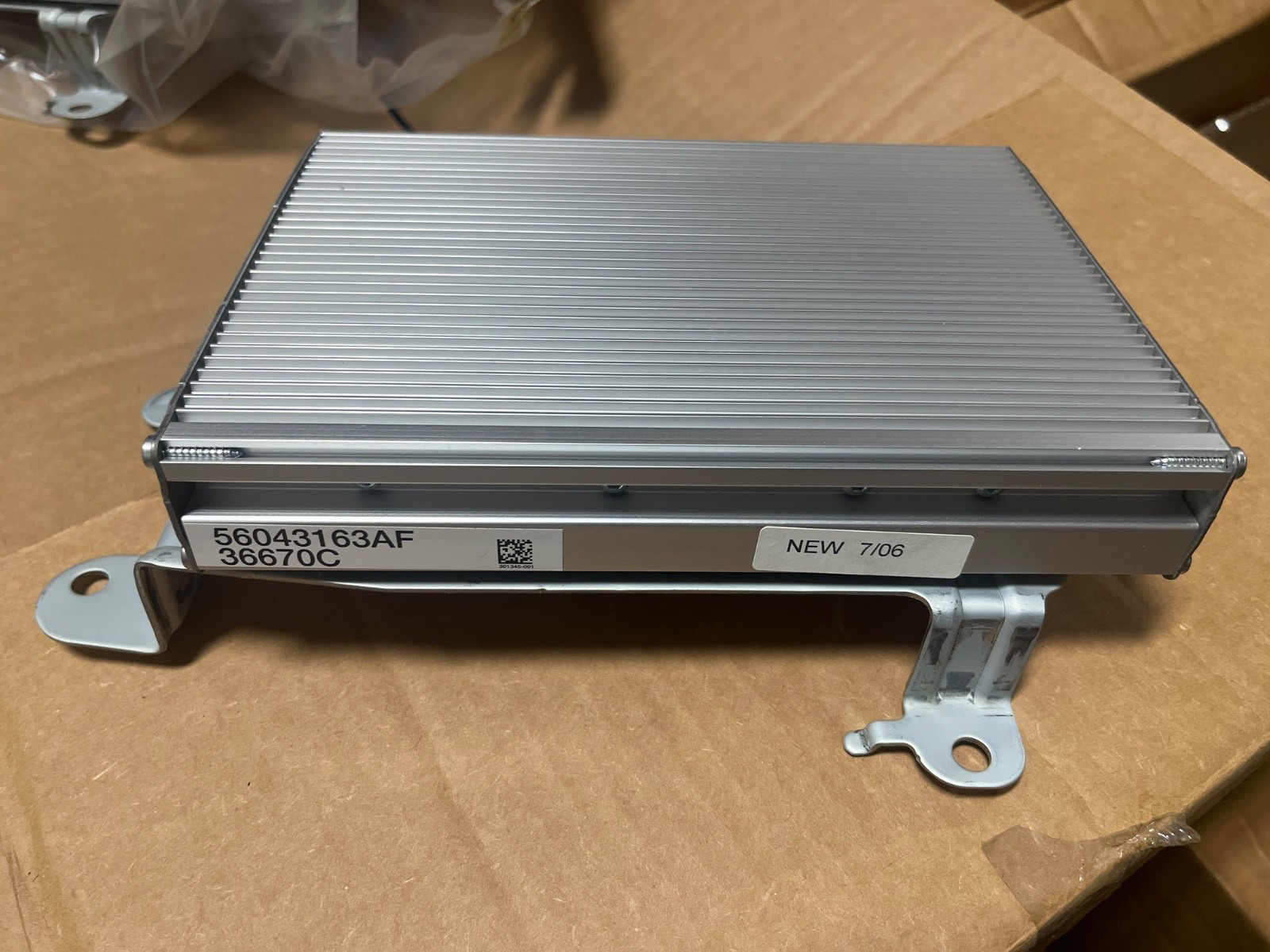 New Dodge 2004-2007 Durango Infinity Radio Amplifier Amp 56043163AF 36670C OEM