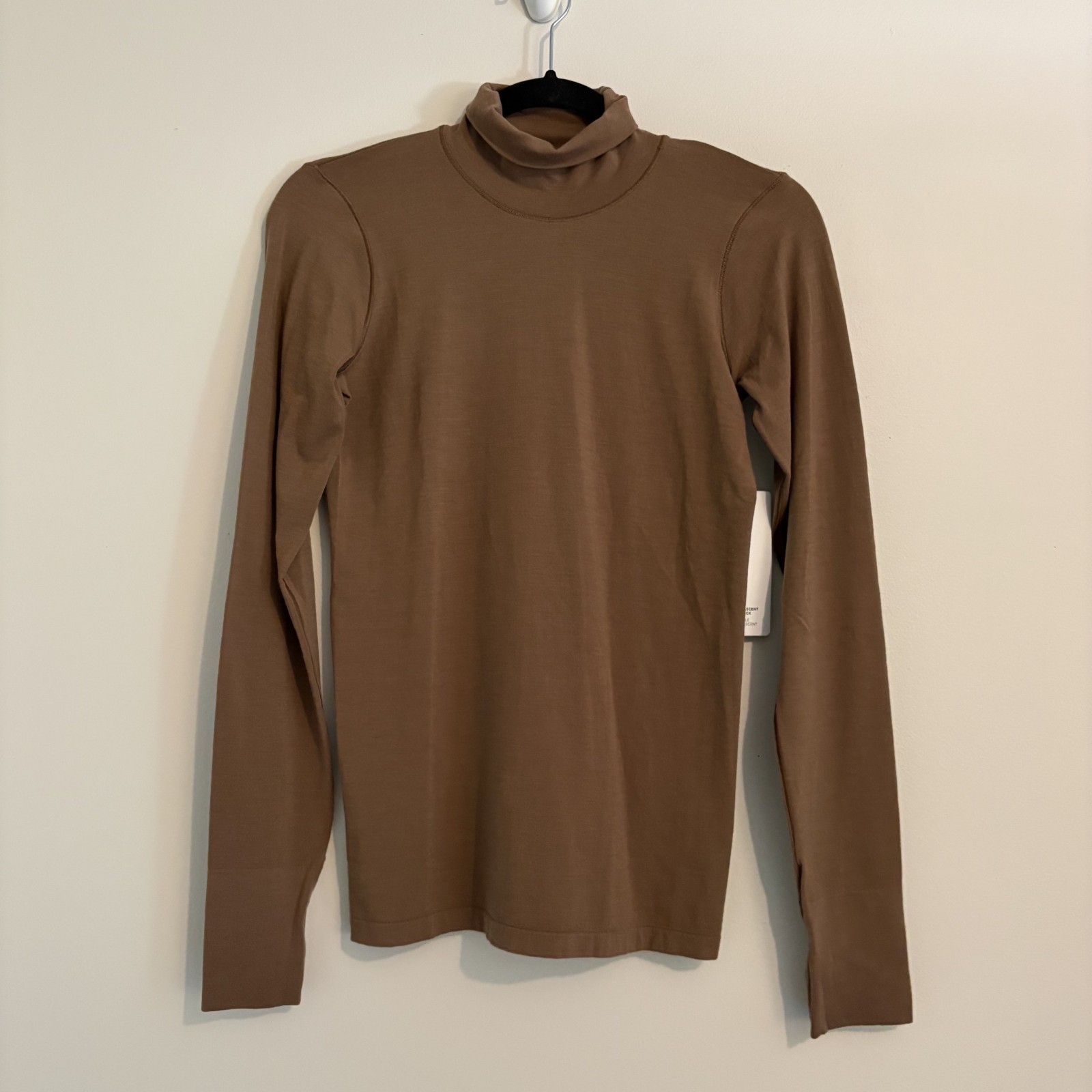 NWT Athleta Foresthill Ascent Turtleneck Top Brown Size S Wool Blend Base Layer NWT Athleta Foresthill Ascent Turtleneck Top Brown Size S Wool Blend Base Layer