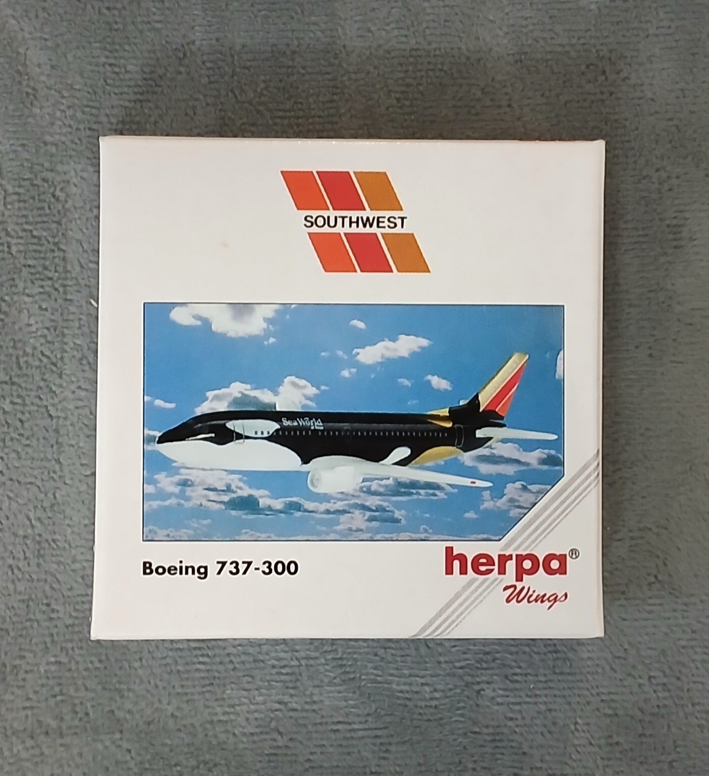 NIB~herpa wings~SOUTHWEST AIRLINES SHAMU~Boeing 737-300~ Scale 1/500~Model Plane