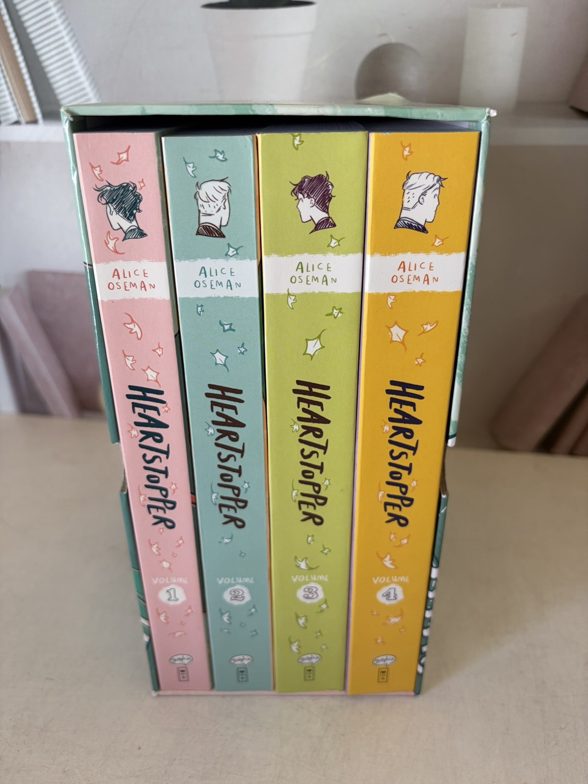 Heartstopper Series Volume 1-4 Books Collection Set Alice Oseman Heartstopper Series Volume 1-4 Books Collection Set Alice Oseman
