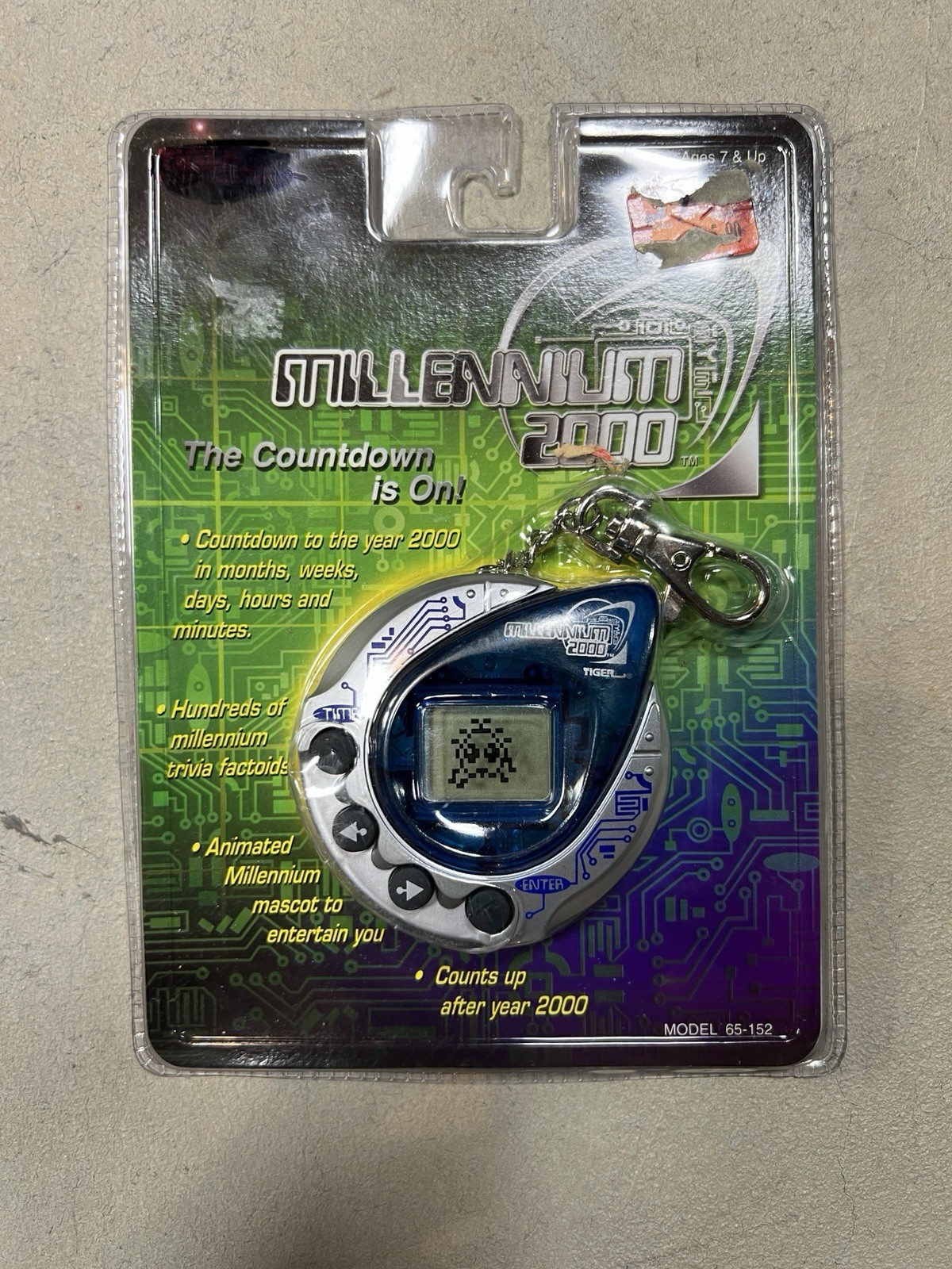 1998 Tiger Electronics Millennium 2000 Handheld Digital Mascot Game/Trivia NOS 1998 Tiger Electronics Millennium 2000 Handheld Digital Mascot Game/Trivia NOS