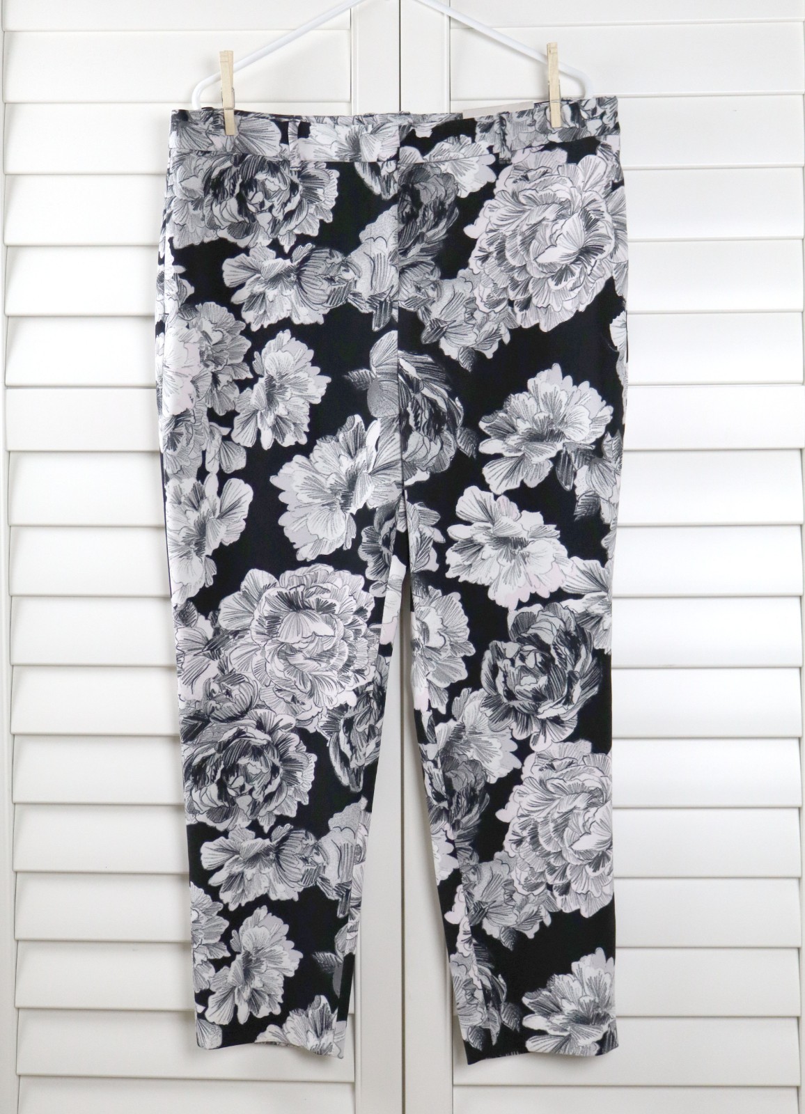 CHICO\'S Black Label NWT $129 Slim Leg Floral Lined Ankle Pants Size 2.5 US 14