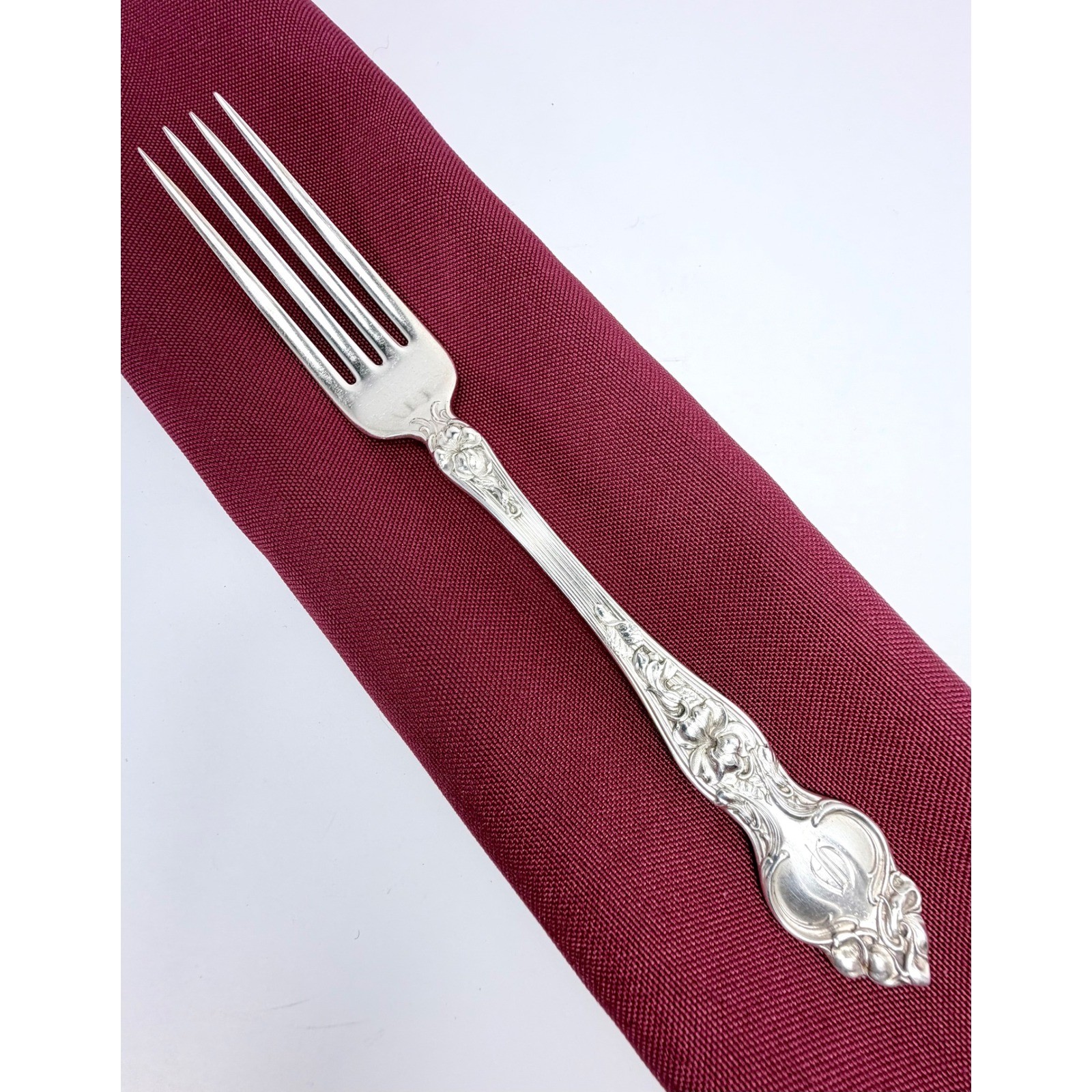 Wallace Violet Place Fork 7-1/8\ Wallace Violet Place Fork 7-1/8\