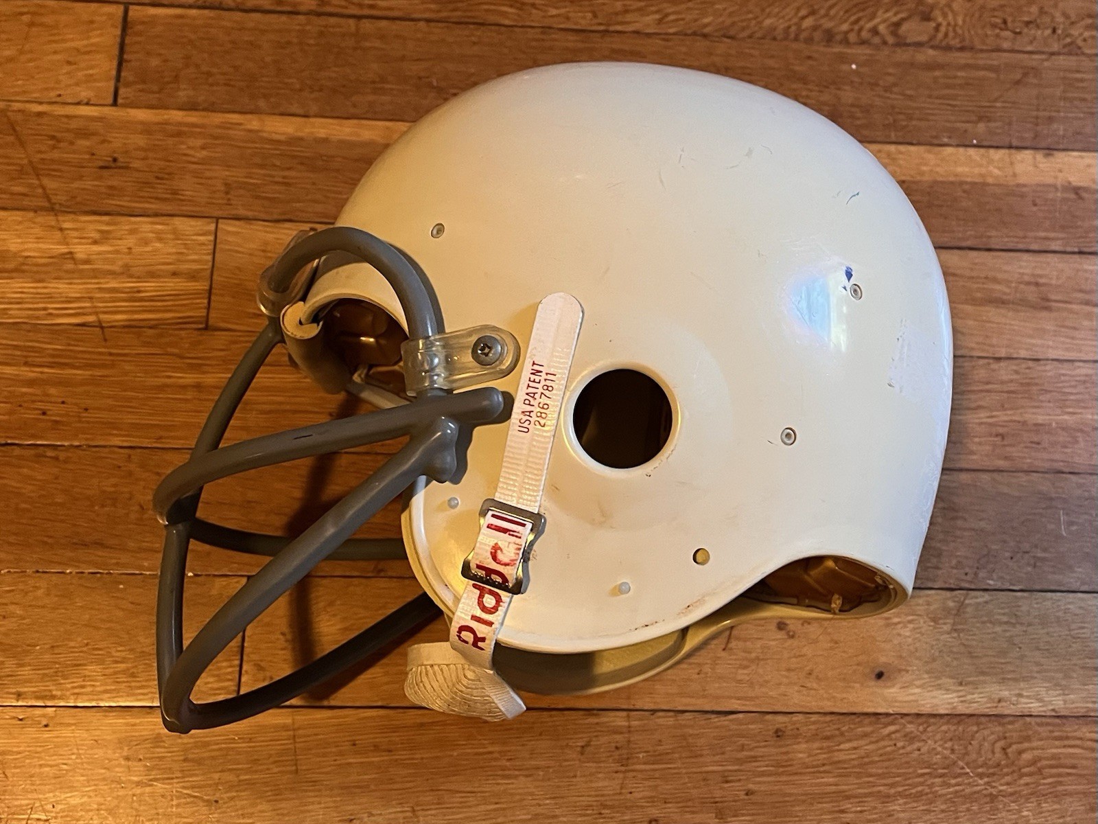 VINTAGE 70s Pac44 Riddell Football Helmet 7-1/4 White VINTAGE 70s Pac44 Riddell Football Helmet 7-1/4 White