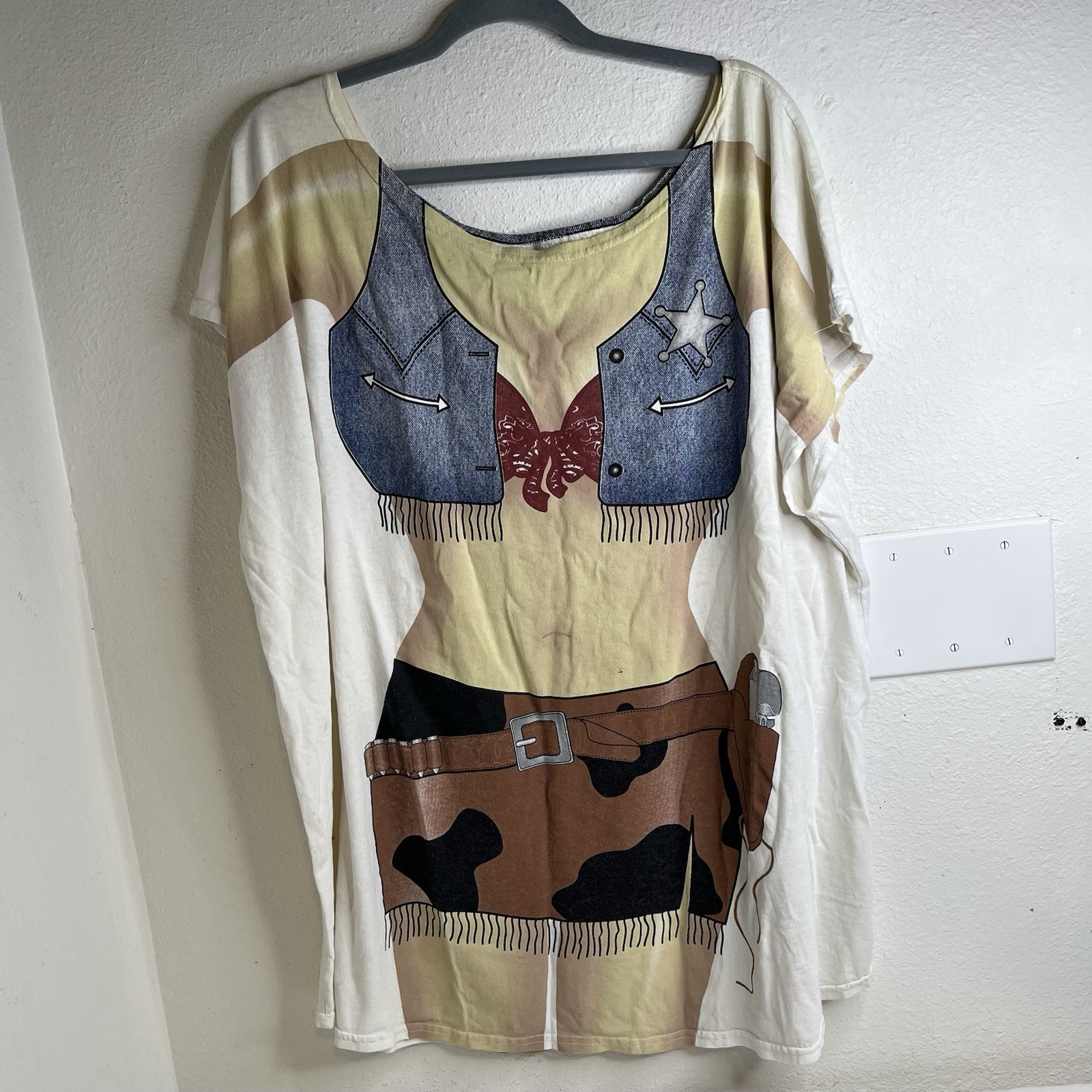 Vintage Sexy Cowgirl Western Costume Graphic Shirt OS Cosplay Beach Tee Vintage Sexy Cowgirl Western Costume Graphic Shirt OS Cosplay Beach Tee