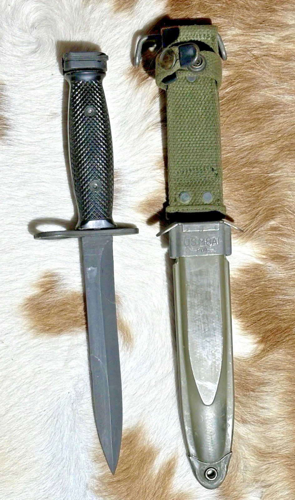 Vintage U.S. Military M7 Bayonet Combat Knife (BOC) USM8A1 Scabbard. Genuine