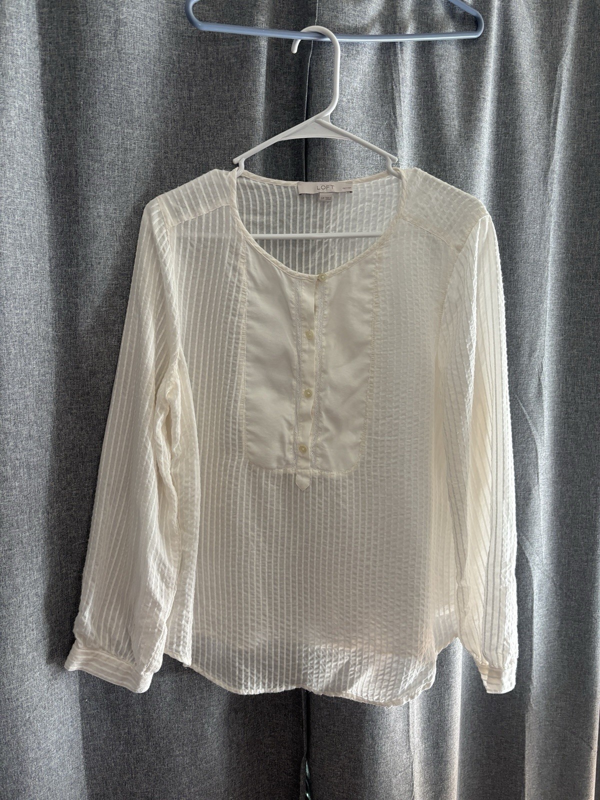 Ann Taylor Loft Women\'s Long Sleeve sheer Blouse Ann Taylor Loft Women\'s Long Sleeve sheer Blouse