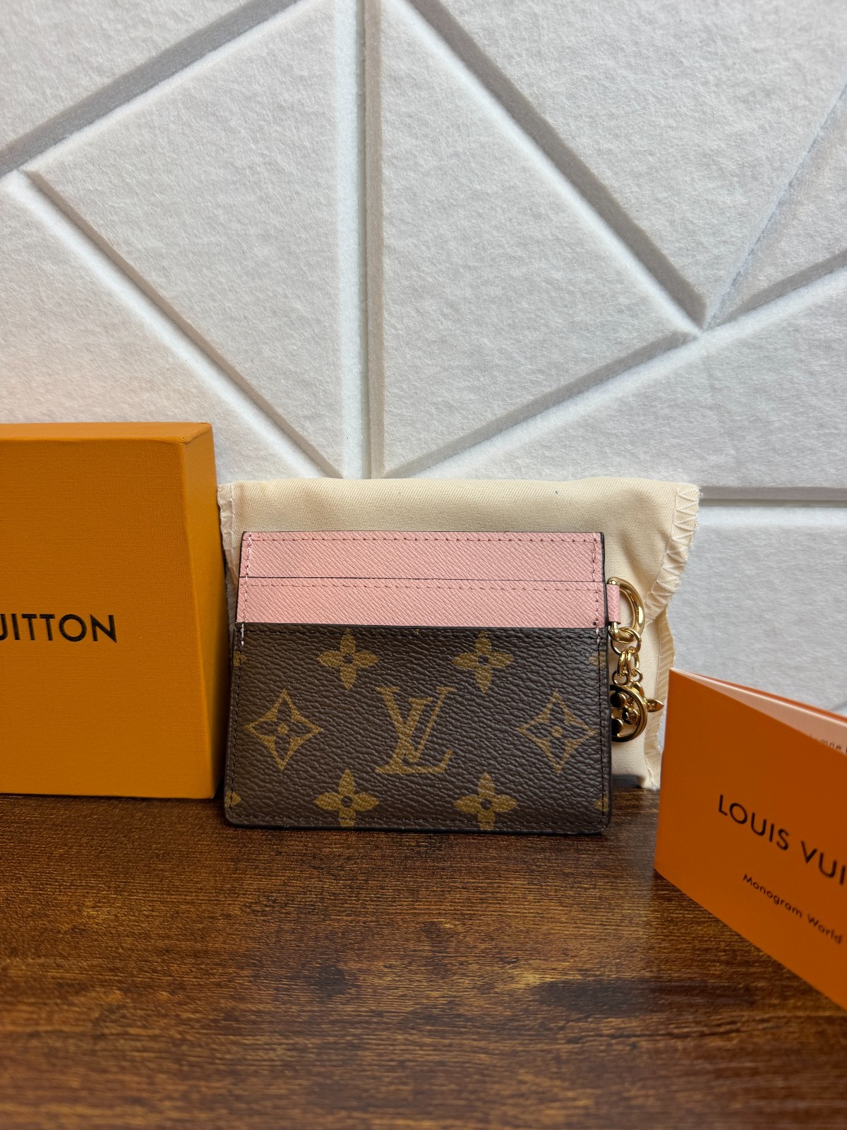 LV women cardholder brown and pink LV women cardholder brown and pink