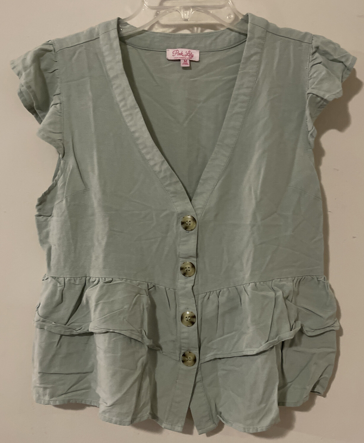 Pink Lily Boutique Womens Medium Green Vneck Flowy Ruffled Cotton Blouse A2425 Pink Lily Boutique Womens Medium Green Vneck Flowy Ruffled Cotton Blouse A2425