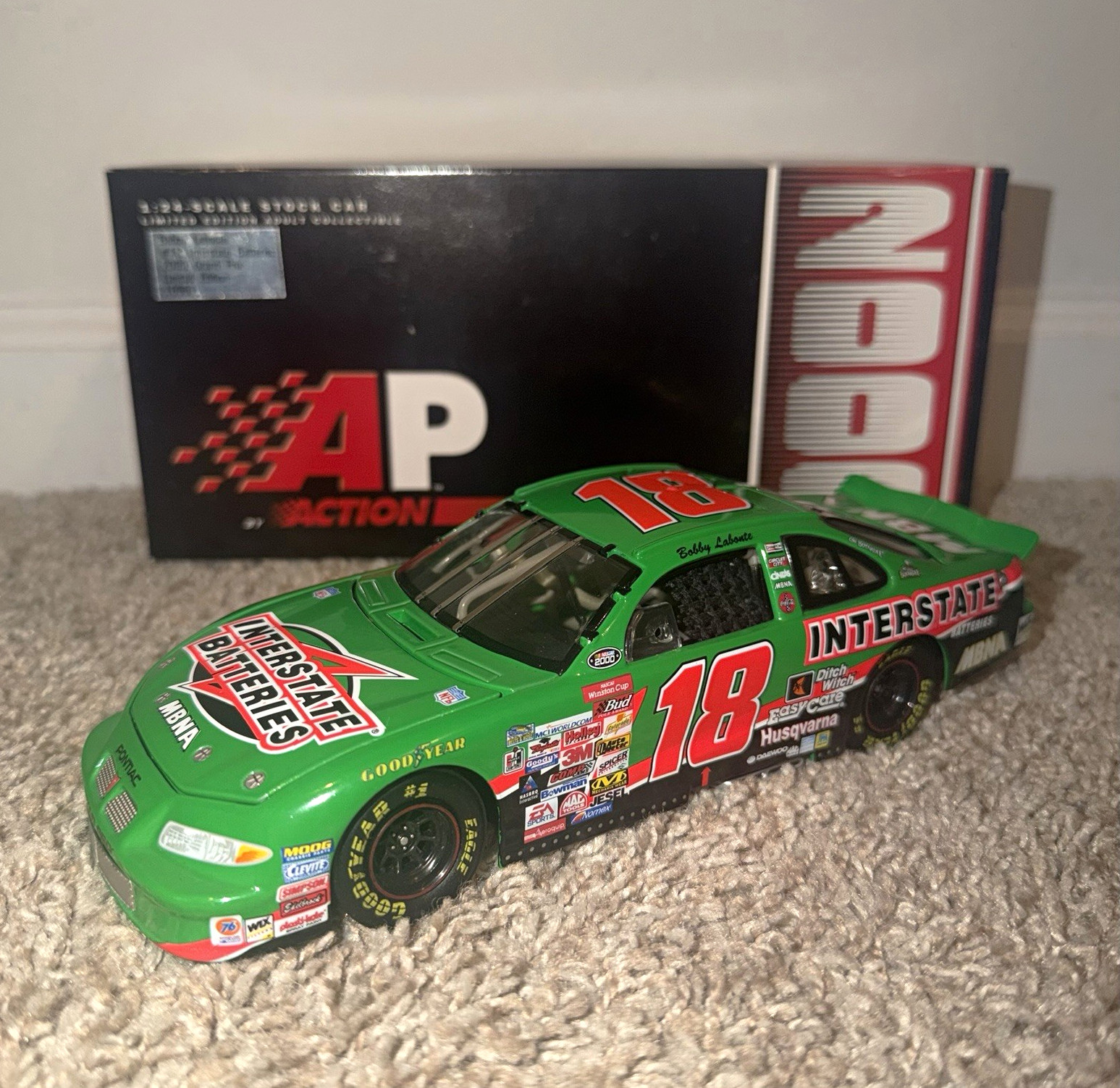 Bobby Labonte #18 Interstate Batteries 2000 Pontiac Grand Prix 1:24 Diecast