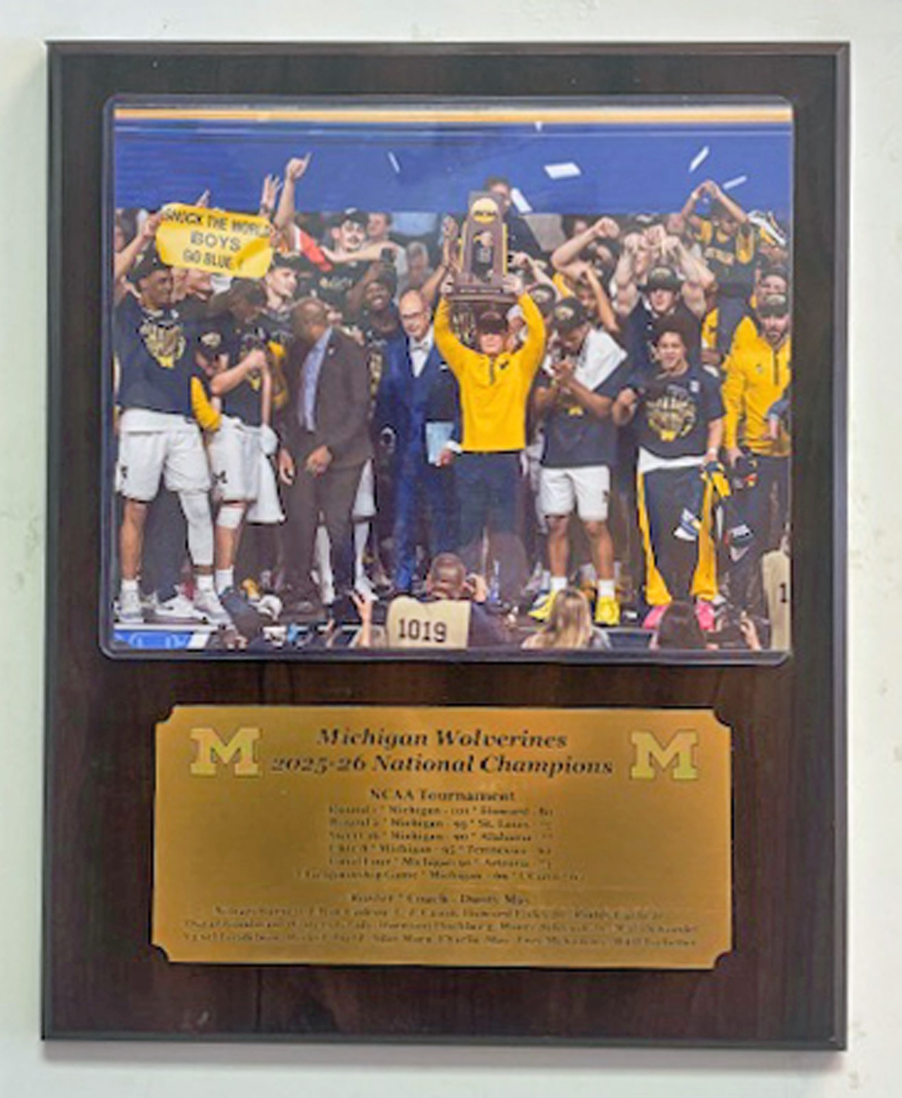 Michigan Wolverines 2025 - 2026 NCAA National Champions basketball 8x10 Plaque