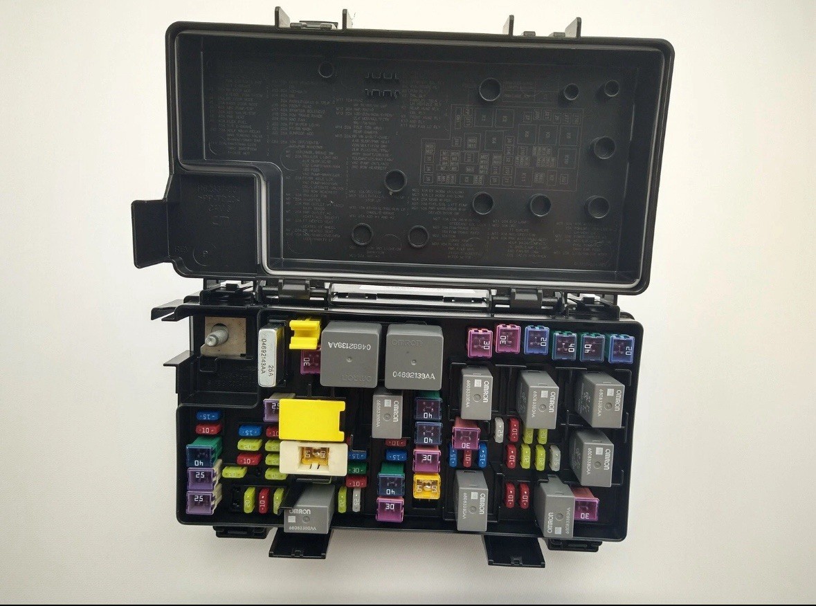 ✅2012 Jeep Liberty Fuse Box Relay Power Junction Distribution 68105502AB OEM ✅2012 Jeep Liberty Fuse Box Relay Power Junction Distribution 68105502AB OEM