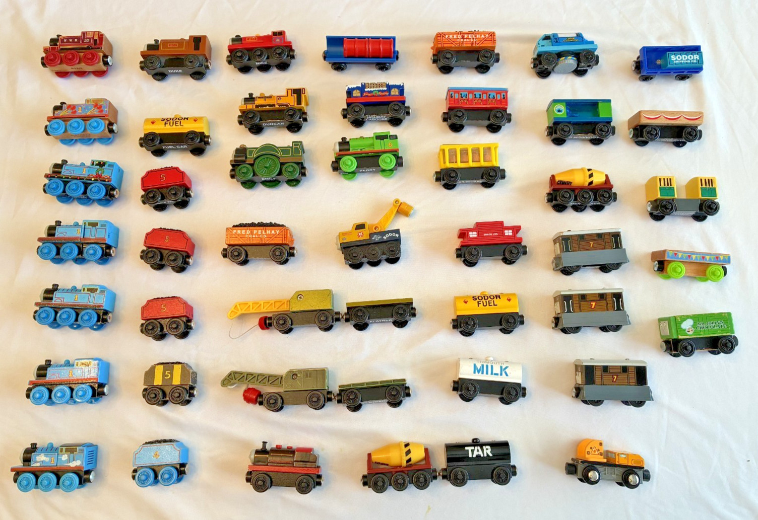 Thomas The Train Wooden Railway Lot of 45 pieces +FAST SHIPPING from Colorado Thomas The Train Wooden Railway Lot of 45 pieces +FAST SHIPPING from Colorado