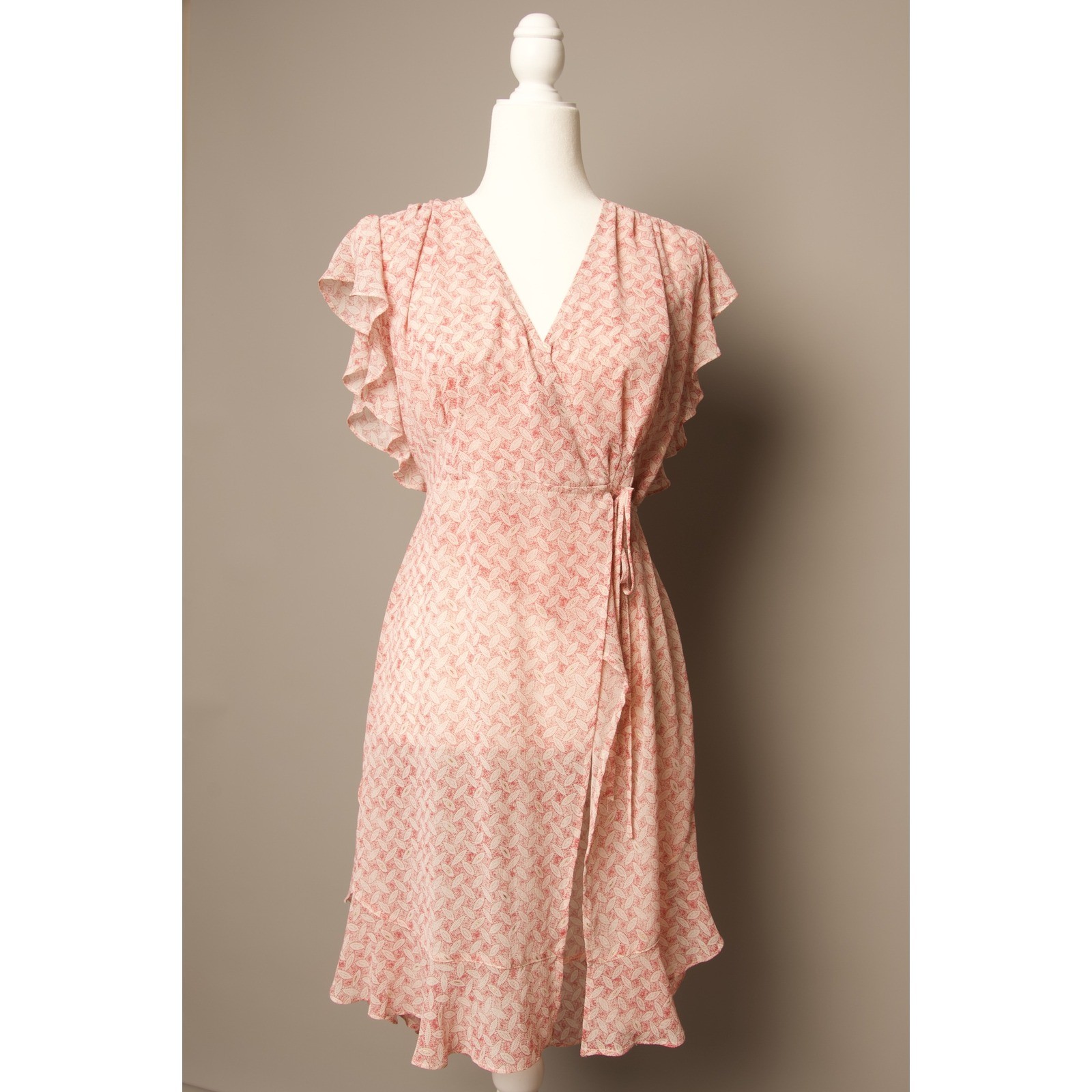 Feather Bone by Anthropologie pink delicate  geometric pattern wrap dress