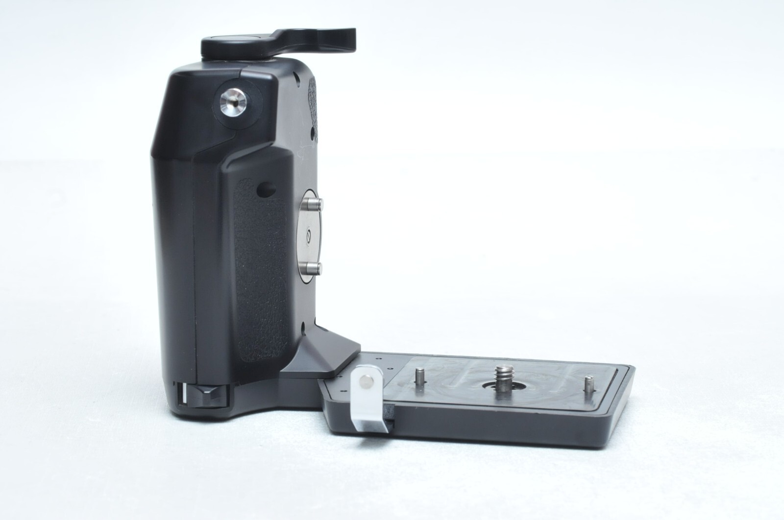 Mamiya E 645E Rapid Wind Hand Grip GN401 For 645E( *Requires adapter*) Mamiya E 645E Rapid Wind Hand Grip GN401 For 645E( *Requires adapter*)