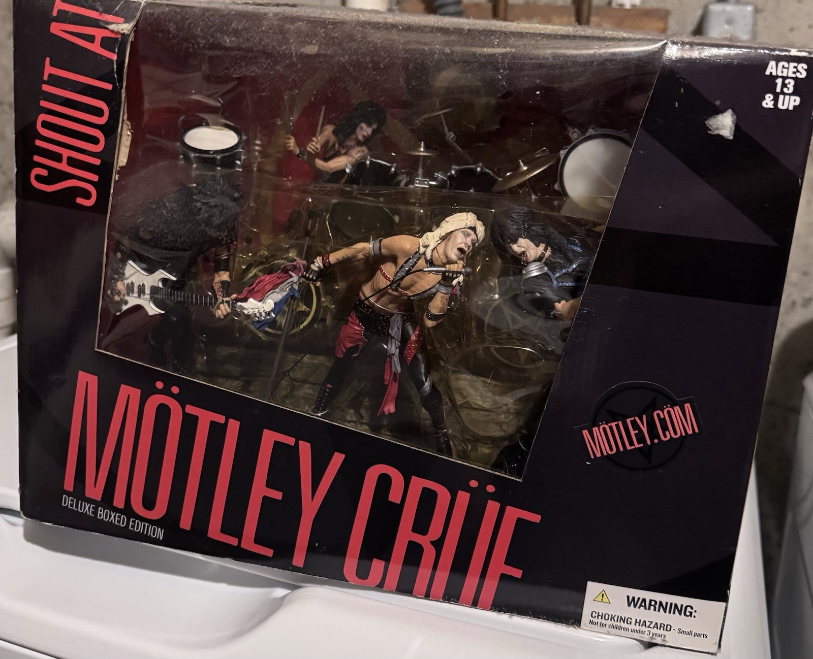 Motley Crue - Shout At The Devil - Deluxe Boxed Edition - McFarlane Toys Set