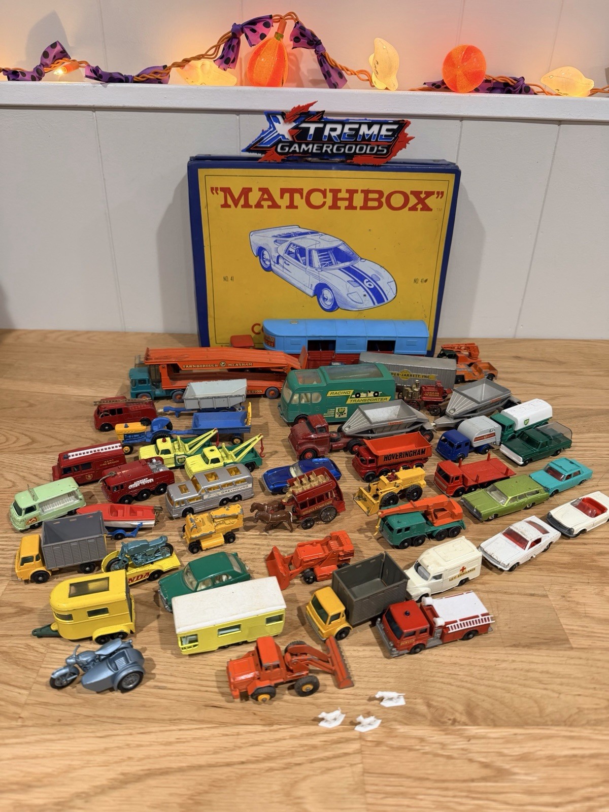 Vintage Lesney Matchbox Lot of 45 Cars & Case 1960\'s England