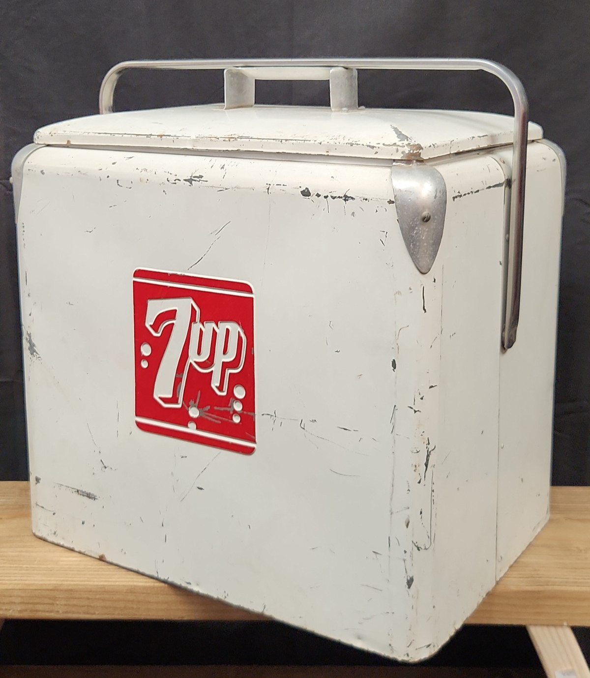 1950s Vintage 7 Up Soda Metal Cooler Progress Refrigerator Embossed Logo w/ Tray
