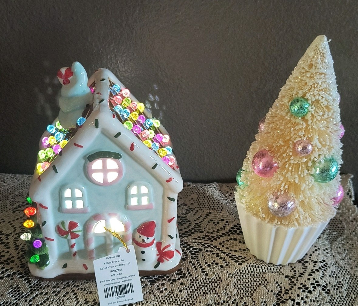 NEW Lighted Ceramic Christmas Gingerbread House Ornaments & Bottle Brush Tree NEW Lighted Ceramic Christmas Gingerbread House Ornaments & Bottle Brush Tree