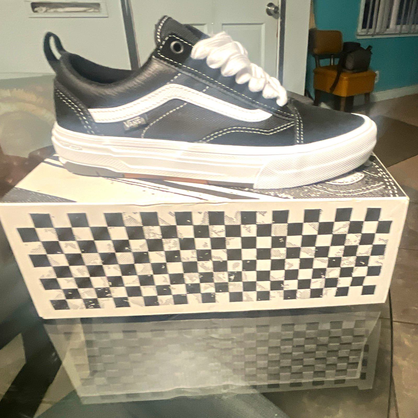 VANS Skate Old Skool Men\'s Black/White Low Top Lace-Up Skate Sneakers