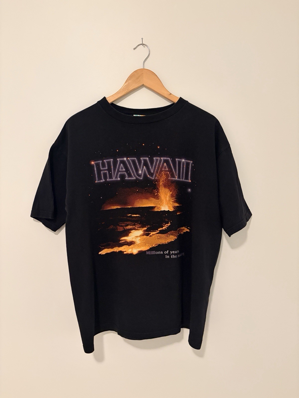 Vintage Hawaii t-shirt Black Volcano made in USA 100% cotton Vintage Hawaii t-shirt Black Volcano made in USA 100% cotton