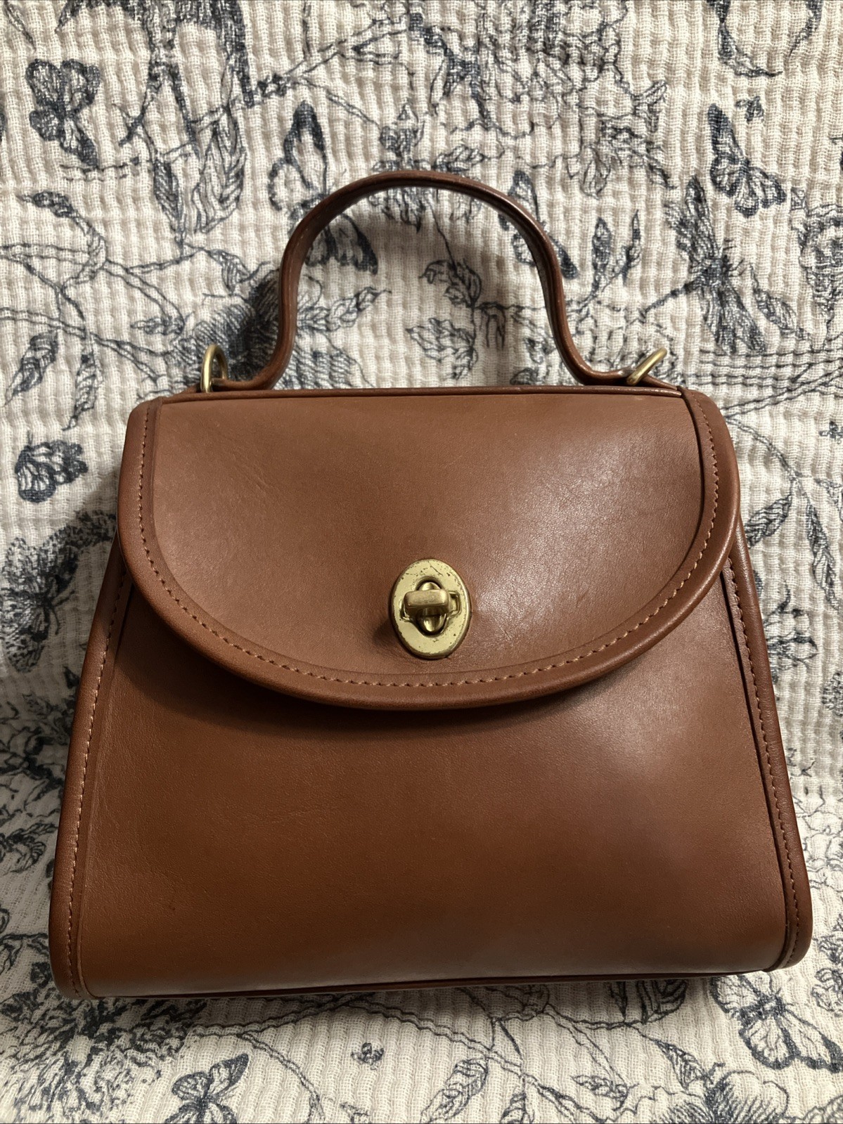 Coach Vintage Regina Crossbody Bag 9983 British Tan Coach Vintage Regina Crossbody Bag 9983 British Tan