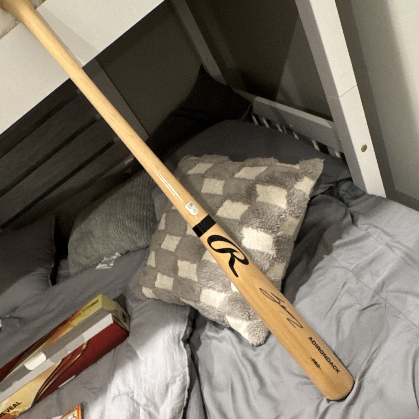 * it’s a genuine game-model/official MLB bat autographed by Sal Stewart by Fant