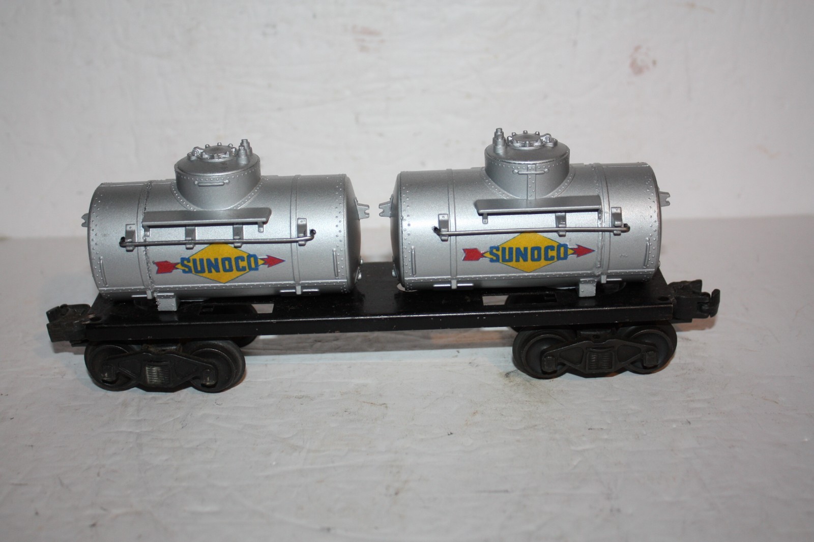 Lionel - 6465 Dual Custom Sunoco Modified Tanker  EX+++ Condition