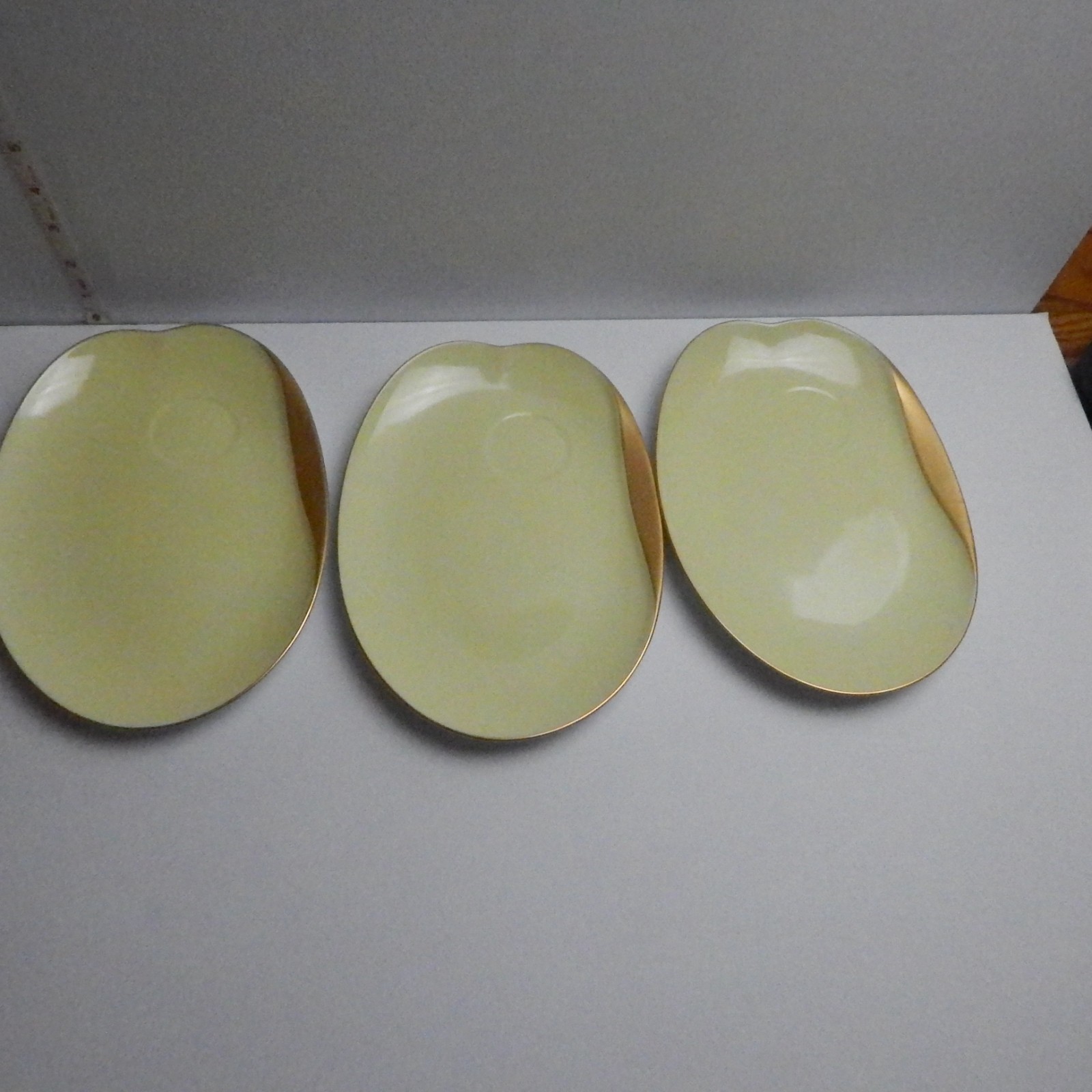 3 Noritake China Lunch Snack Plates Yellow, Gold Trim. 3 Noritake China Lunch Snack Plates Yellow, Gold Trim.